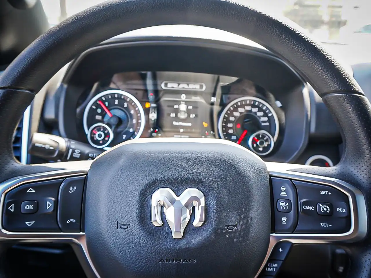 RAM 1500 снимка RAM 1500