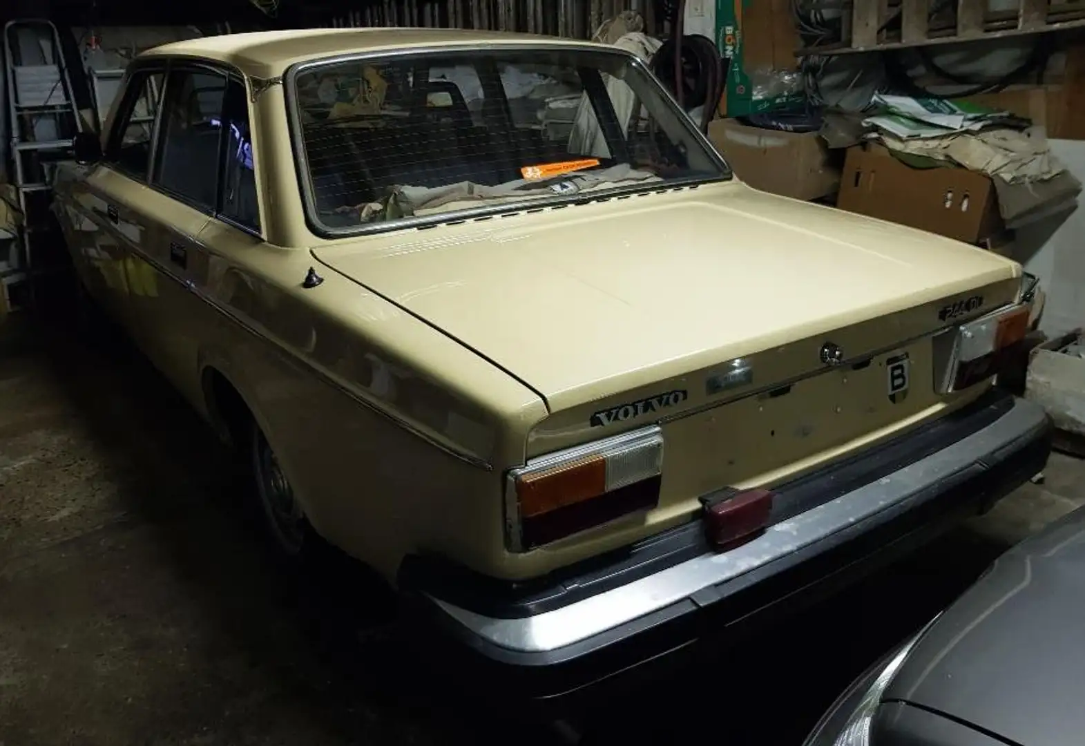 Volvo 244 DL Beżowy - 1