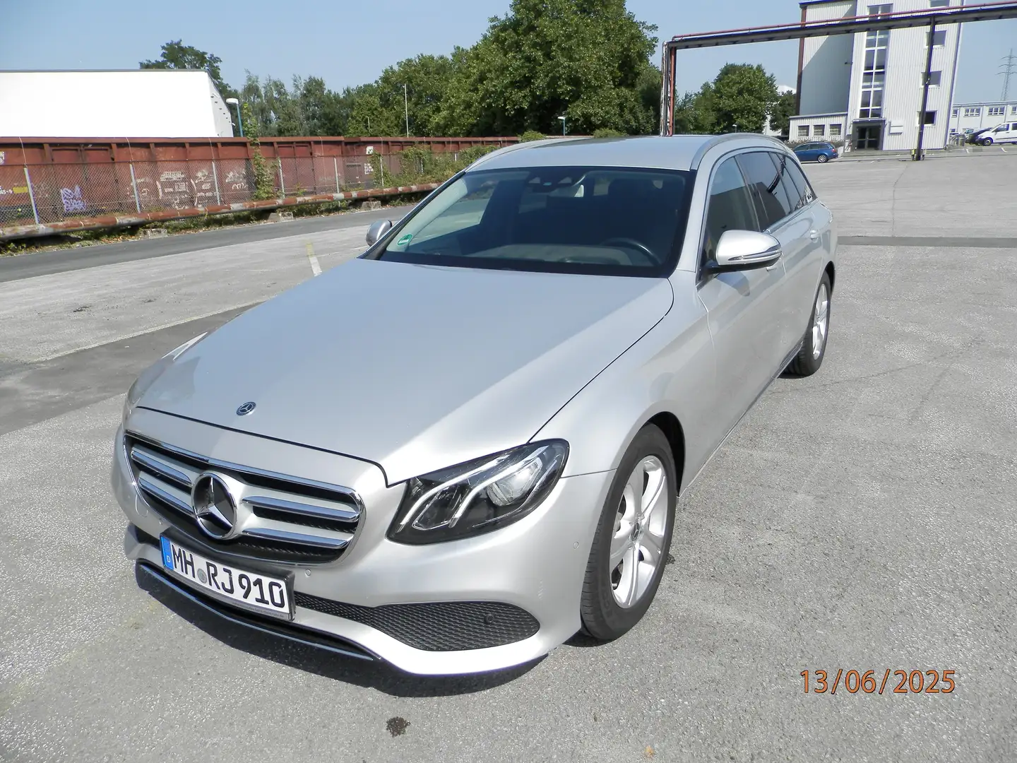 Mercedes-Benz E 220 E-Klasse T-Modell Diesel d T 9G-TRONIC Avantgarde Silber - 1