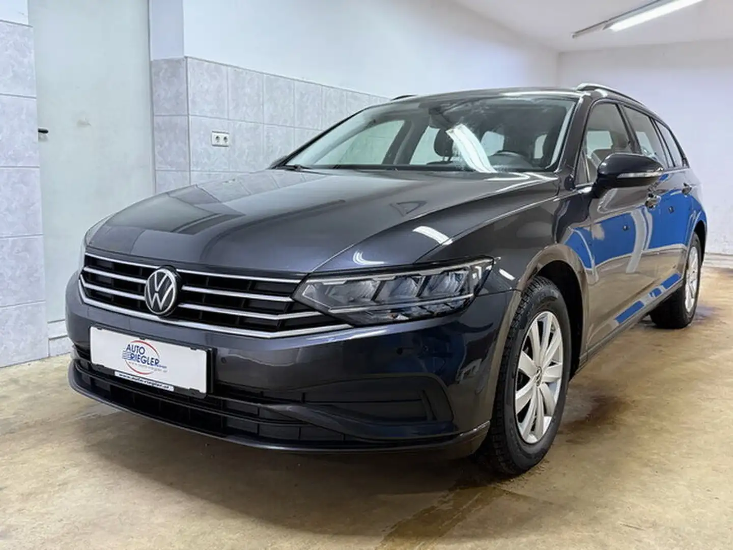 Volkswagen Passat 2,0TDI DSG ''LED-Navi-Kamera-Sitzh.-PDC'' Grau - 1