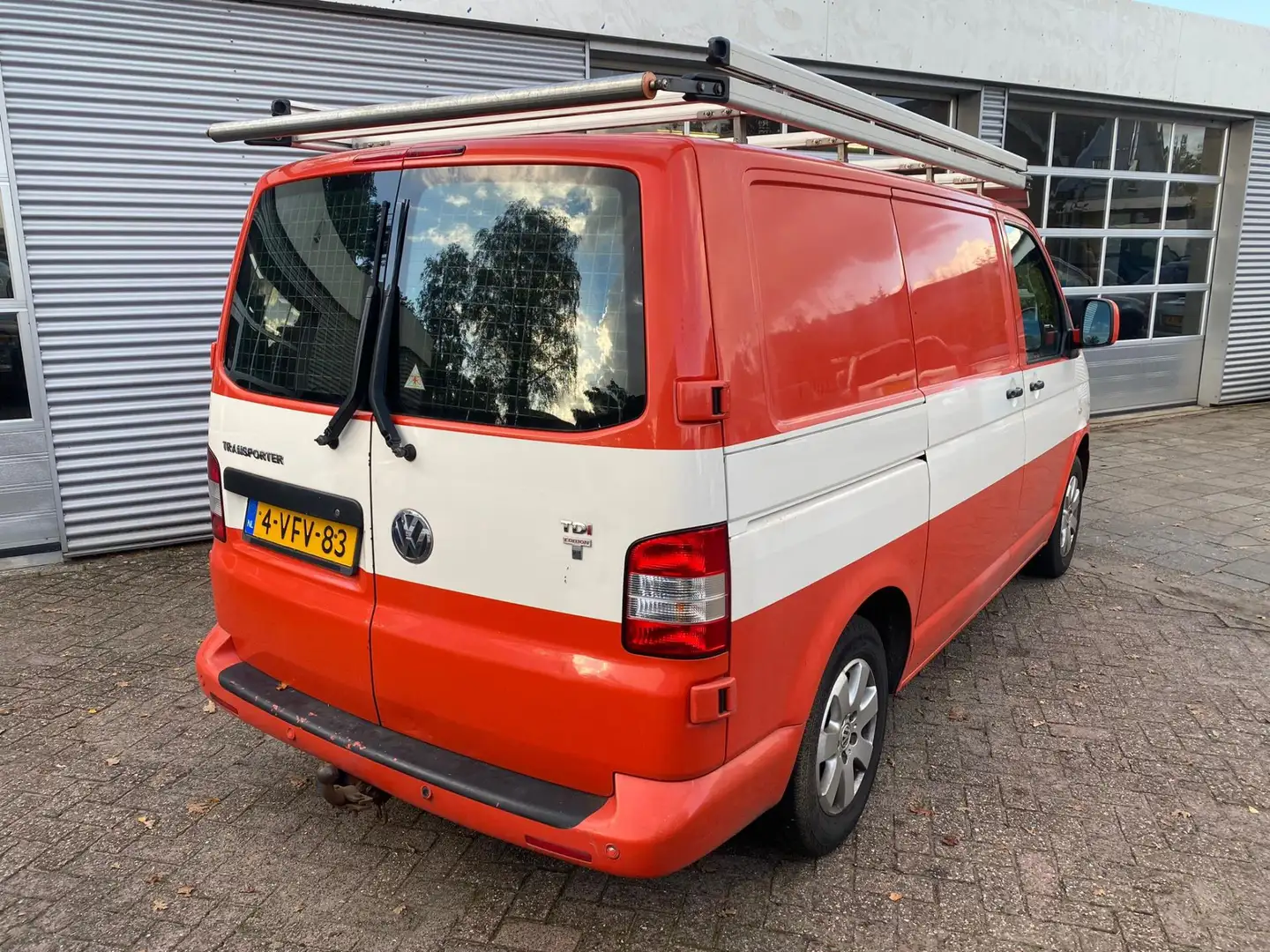 Volkswagen Transporter 1.9 TDI 300 MHD Černá - 2