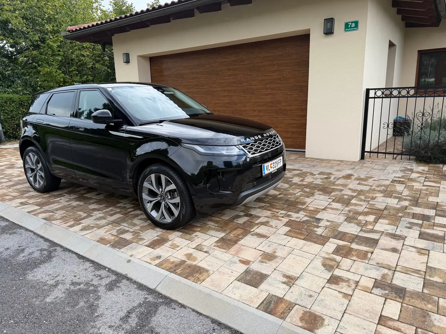 Land Rover Range Rover Evoque Range Rover Evoque SE D165 AWD Aut. SE Schwarz - 2