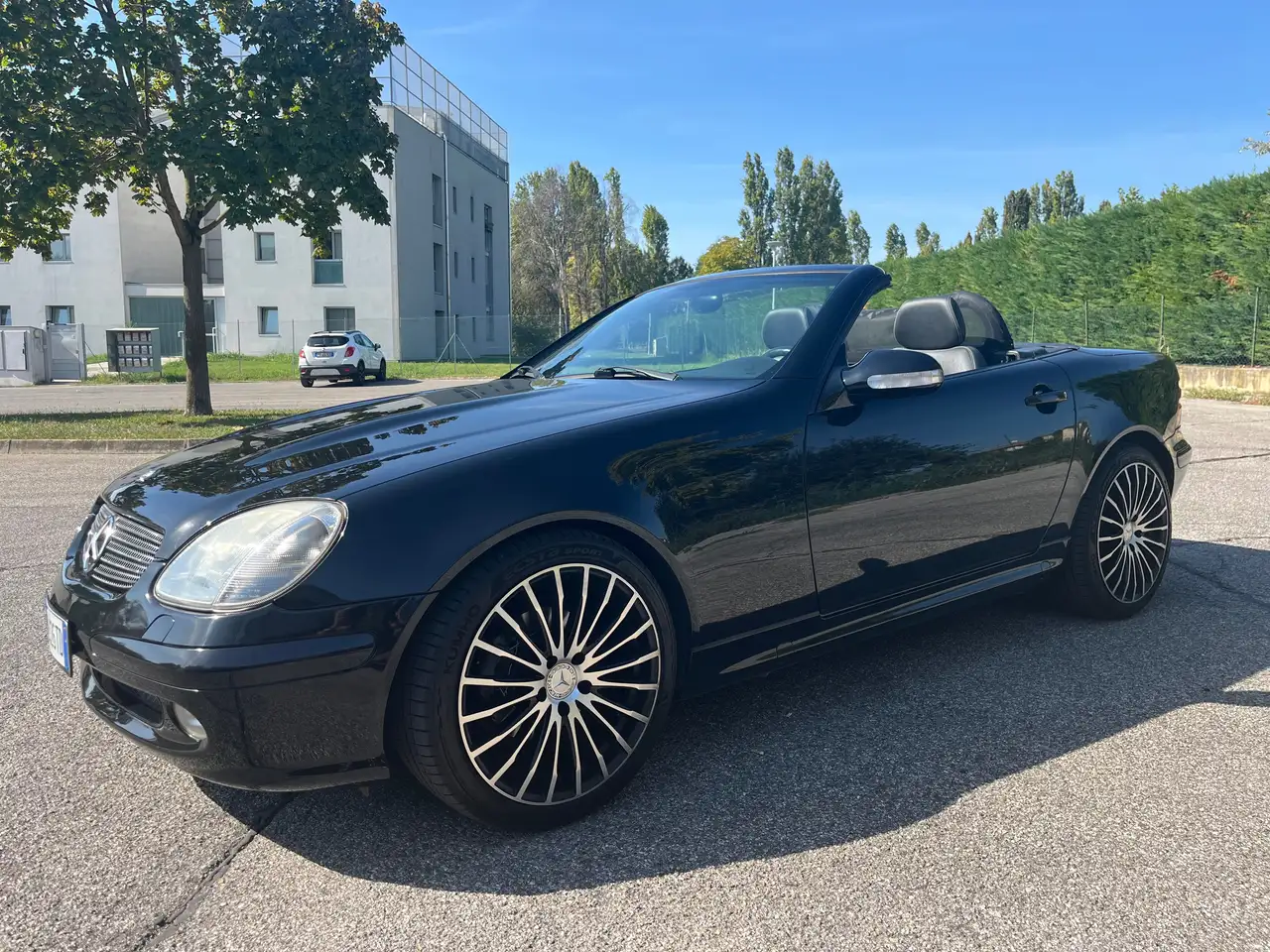 Mercedes-Benz SLK 230