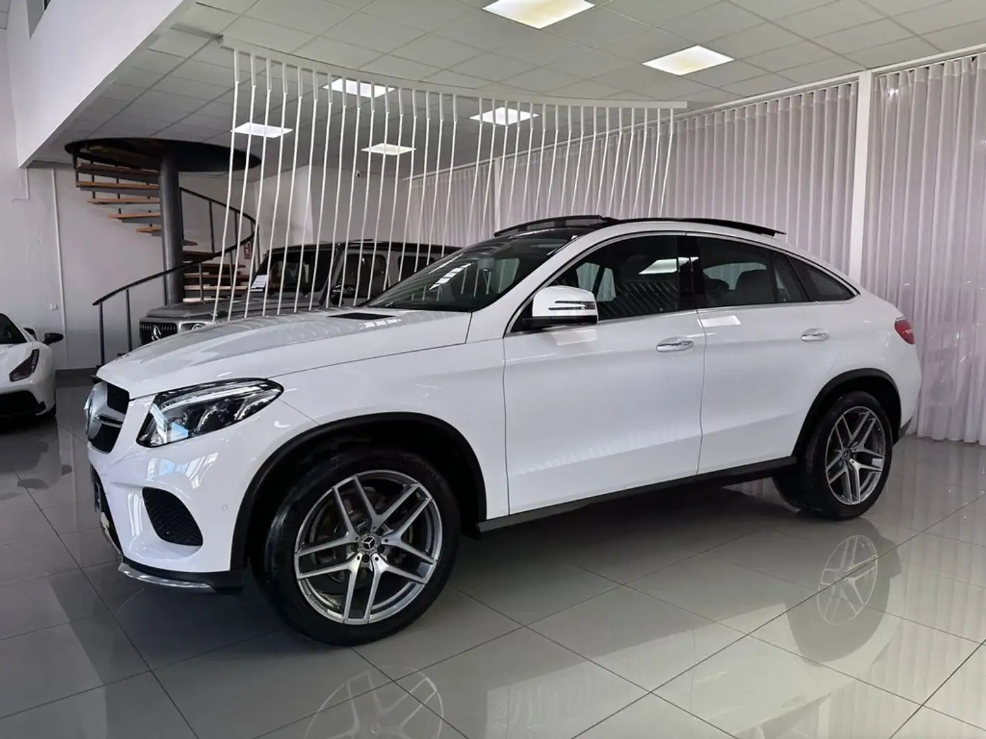 Mercedes-Benz GLE 350 350d 4Matic Aut. Blanco - 2