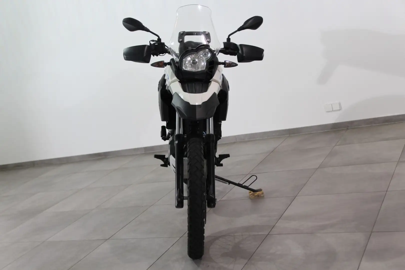 BMW G 650 GS SERTAO Enduro/ Griffh./ E-Starter Blanc - 2