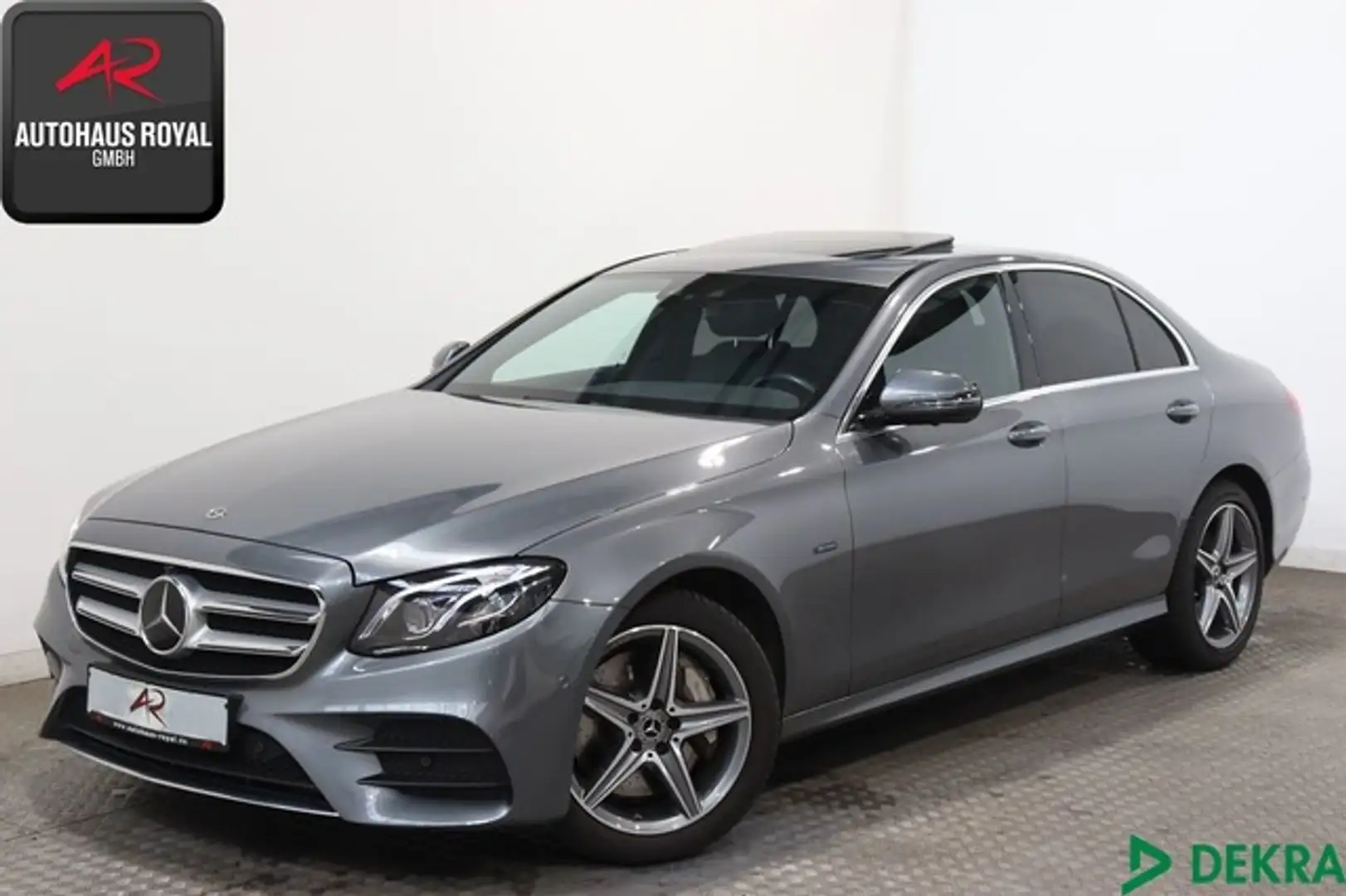 Mercedes-Benz E 300 e AMG WIDE,BURMESTER,DISTRONIC,AIRMATIC,SH Grijs - 1