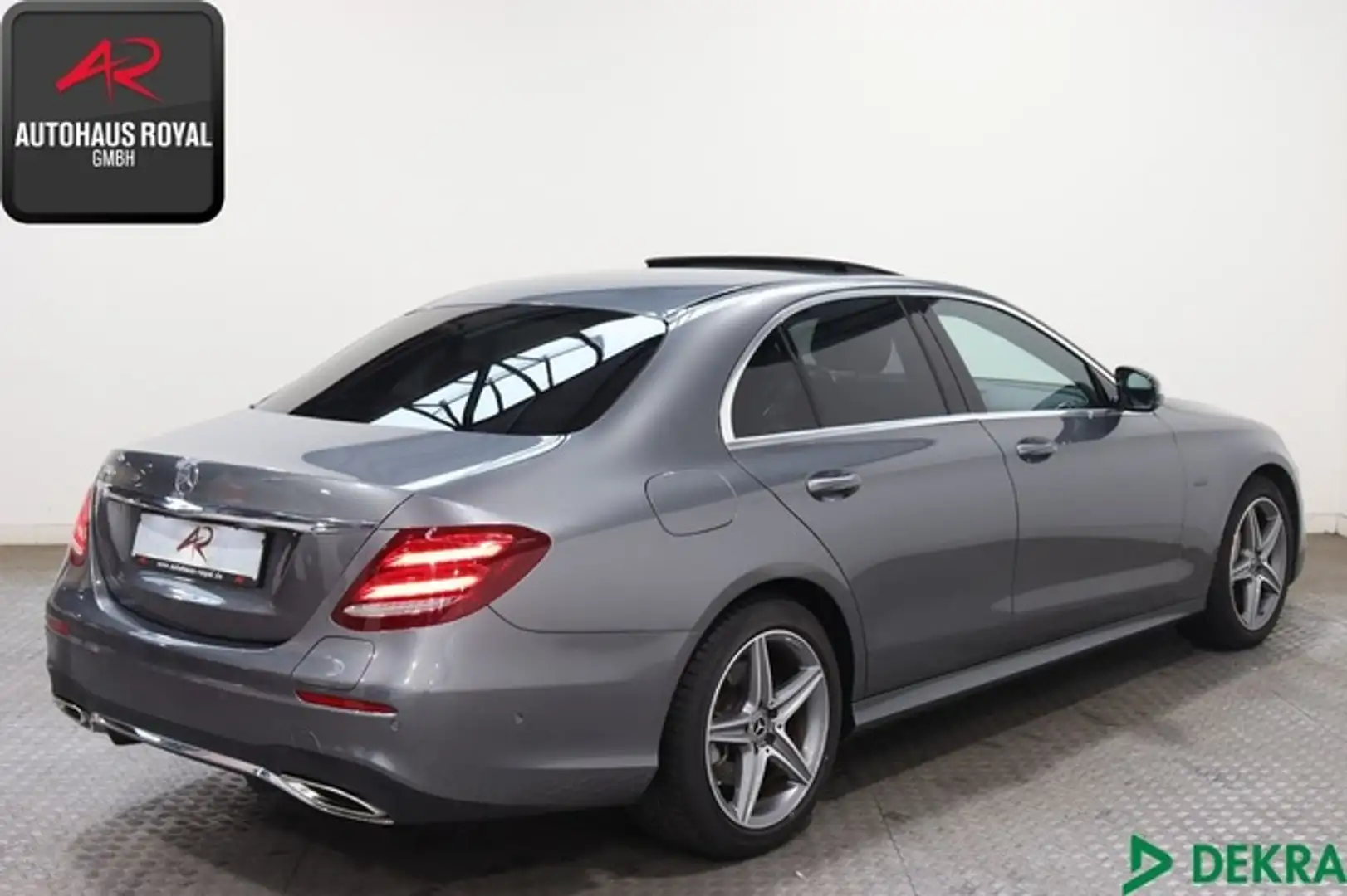 Mercedes-Benz E 300 e AMG WIDE,BURMESTER,DISTRONIC,AIRMATIC,SH Gris - 2