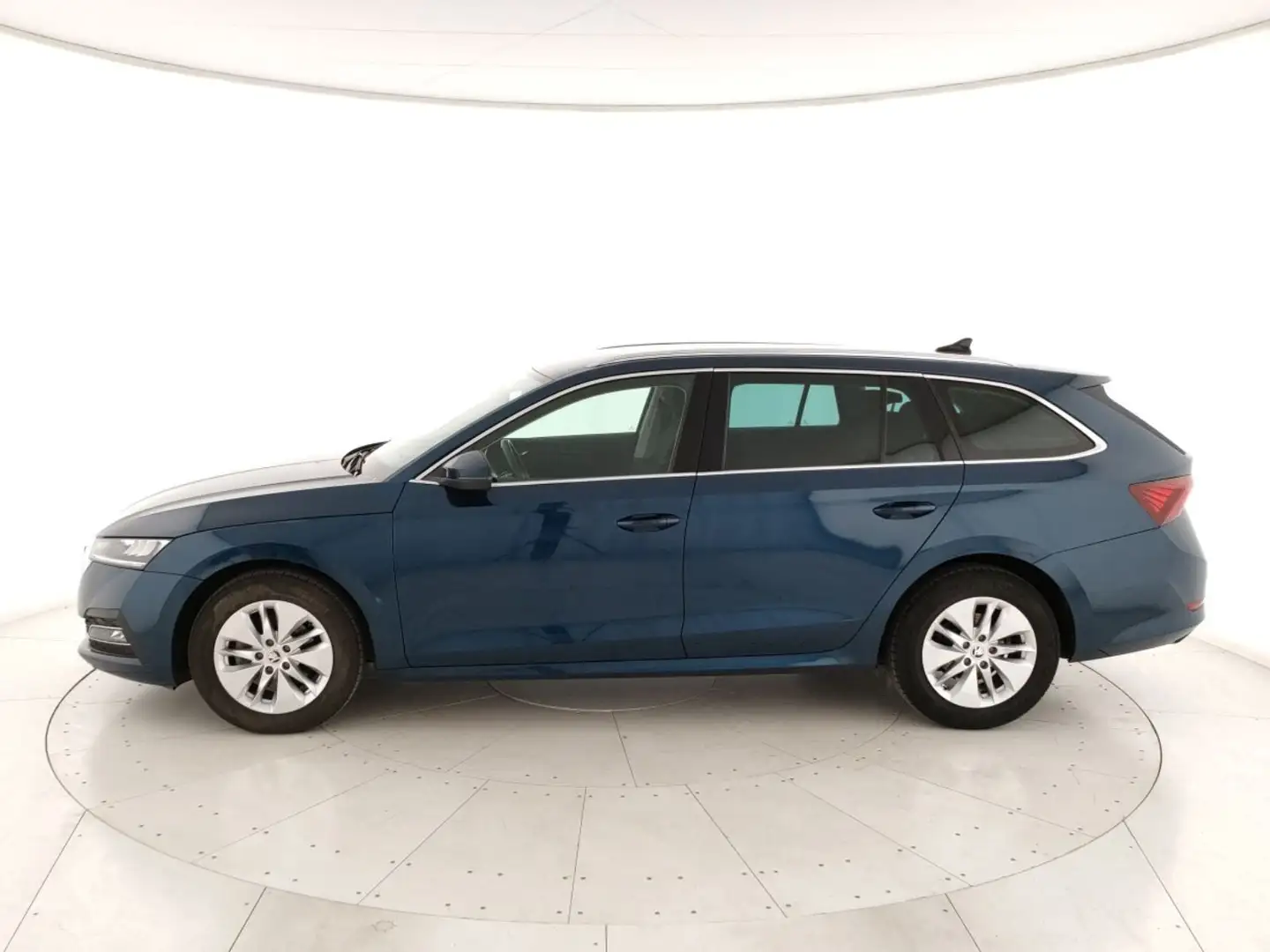 Skoda Octavia Wagon 2.0 tdi evo Executive 150cv dsg Blu/Azzurro - 2