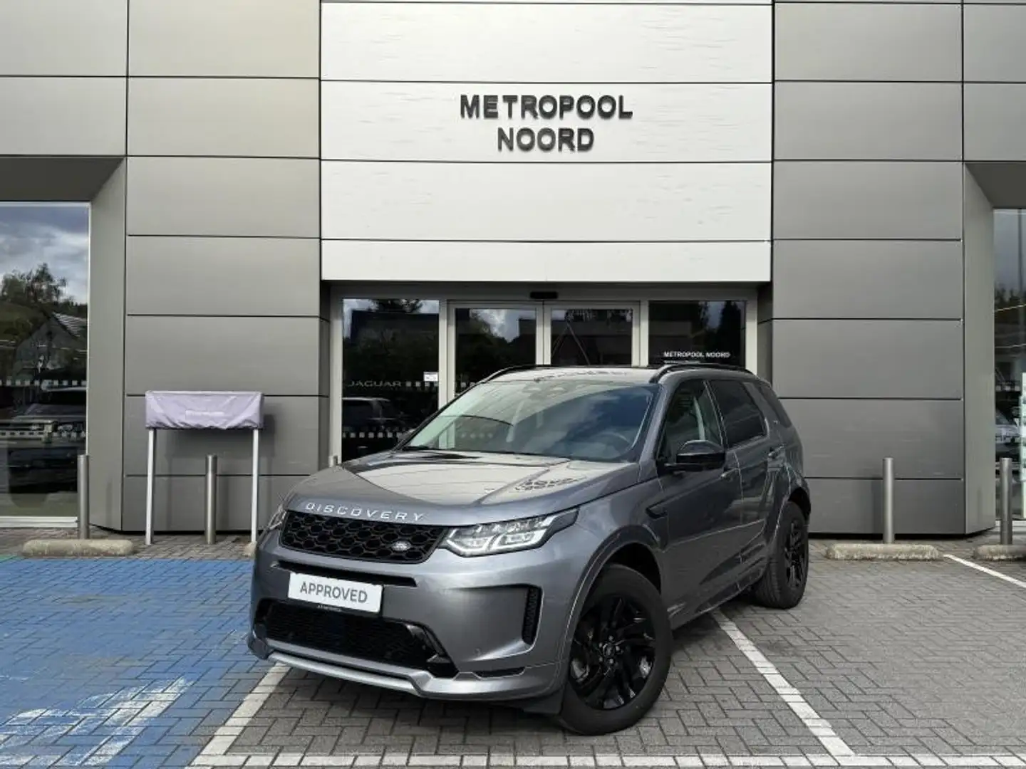 Land Rover Discovery Sport P300e S Grijs - 1