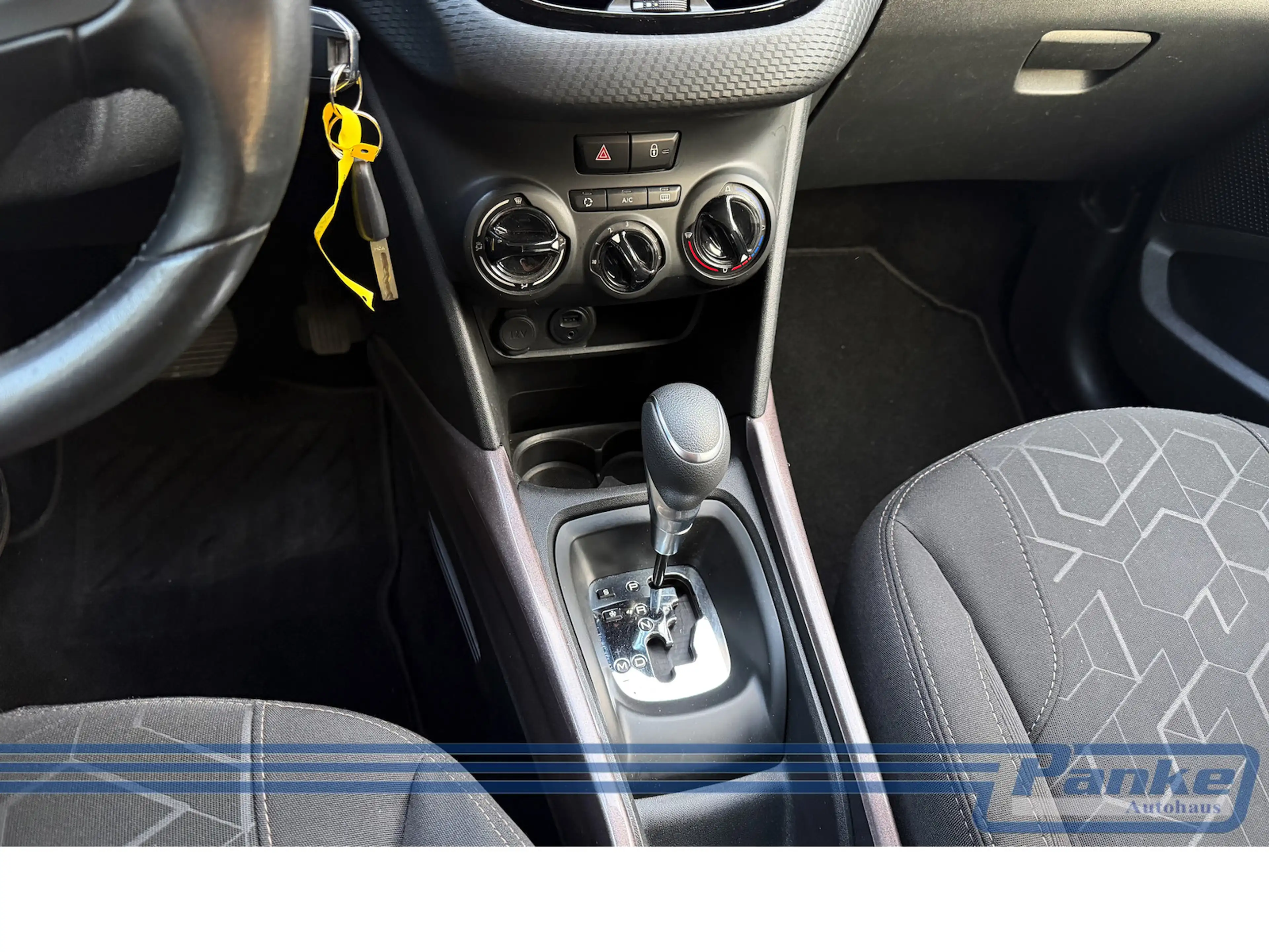 Peugeot 2008 Active*Automatik*SR+WR*USB*Tempo*SHZ* — photo 9