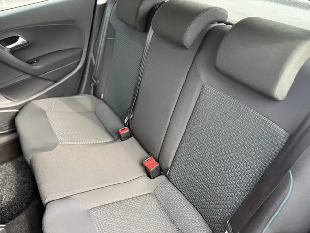 Volkswagen Polo view 8