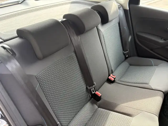 Volkswagen Polo view 10