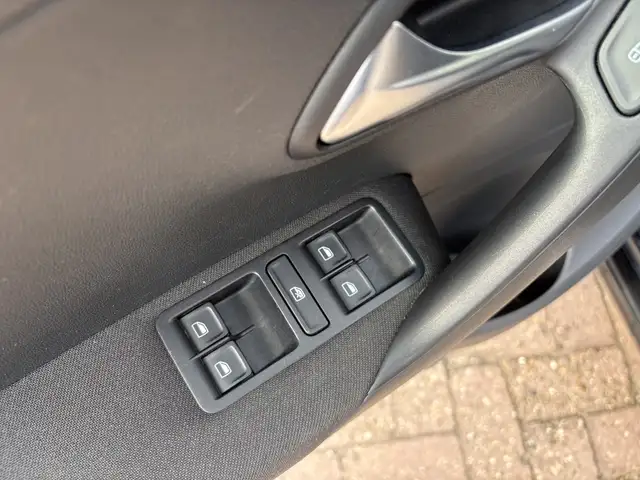 Volkswagen Polo view 7