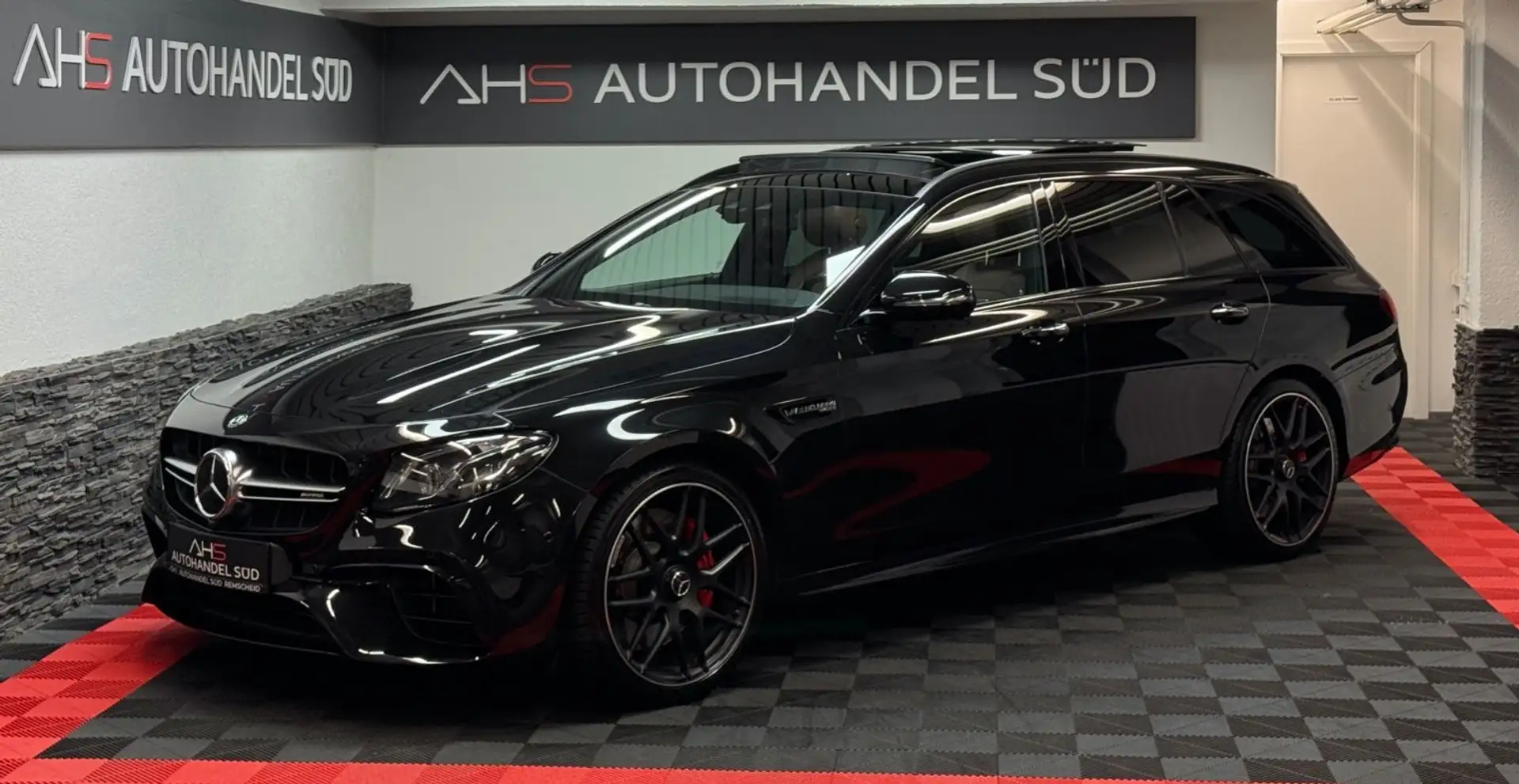 Mercedes-Benz E 63 AMG E 63 S AMG 4M*S.ABGAS*PANO*HUD*K.GO*BURMSTER* Schwarz - 1