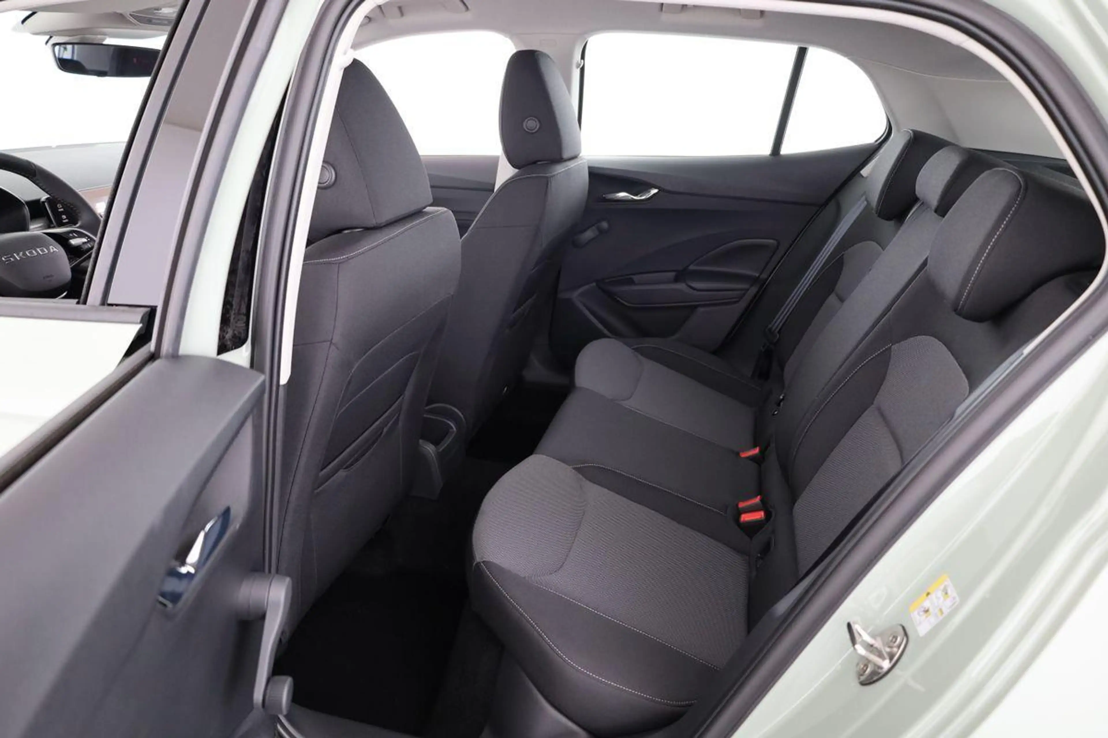 Skoda Fabia Selection 1.0 TSI Selection, AHK, Tempomat, Lad... — photo 11