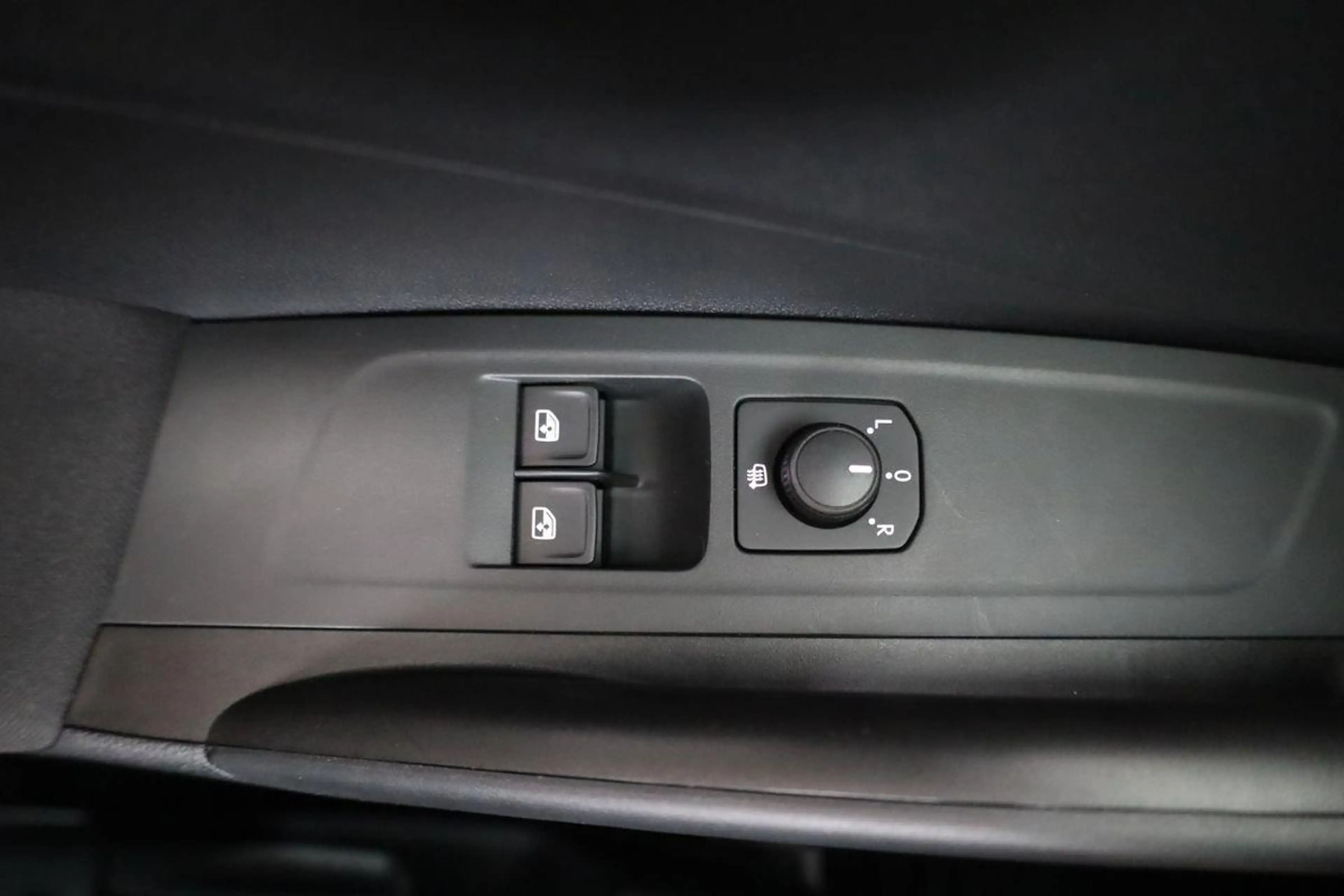 Skoda Fabia Selection 1.0 TSI Selection, AHK, Tempomat, Lad... — photo 7