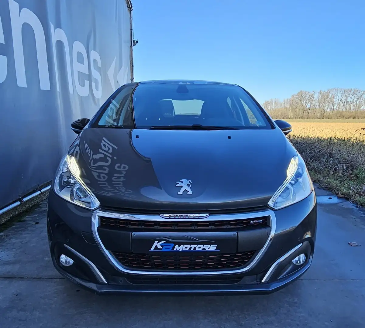 Peugeot 208 1.2 PureTech GT Line S - GPS*Caméra*Toit pano Grijs - 2