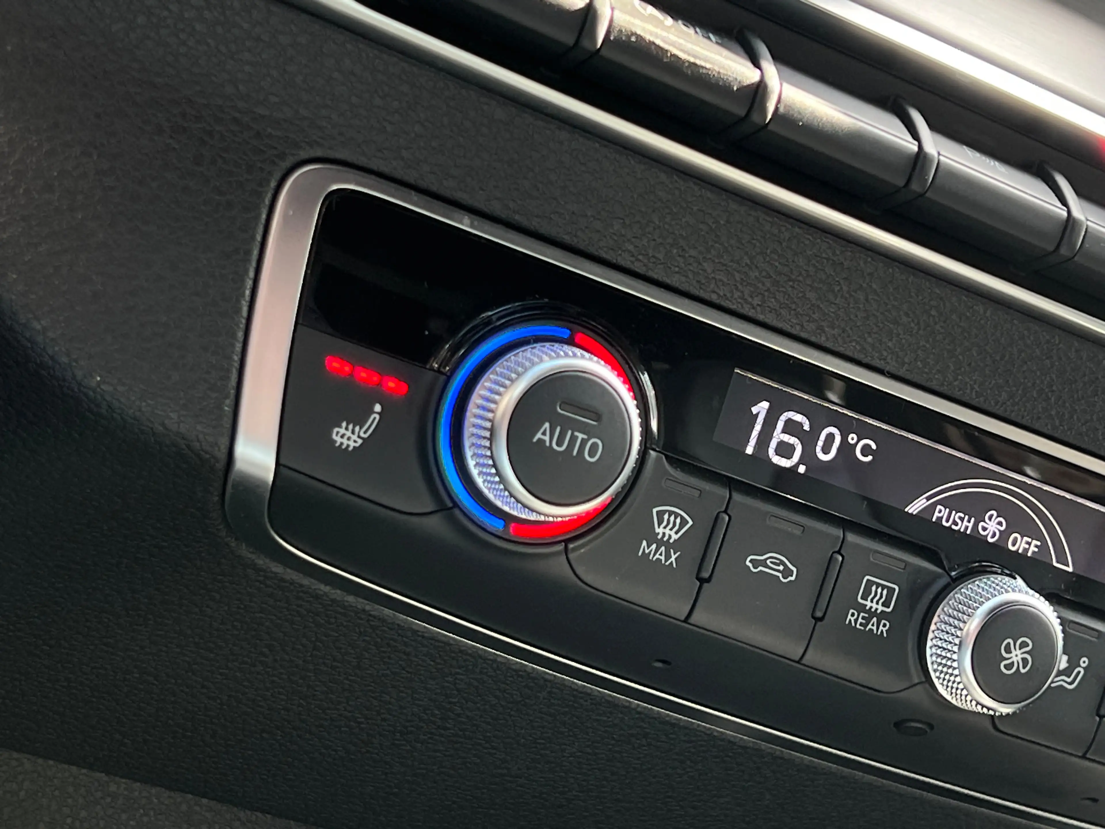 Audi Q2 Q2 30 TDi Sline Stronic GARANTI LED/ECRAN/CUIR — photo 13