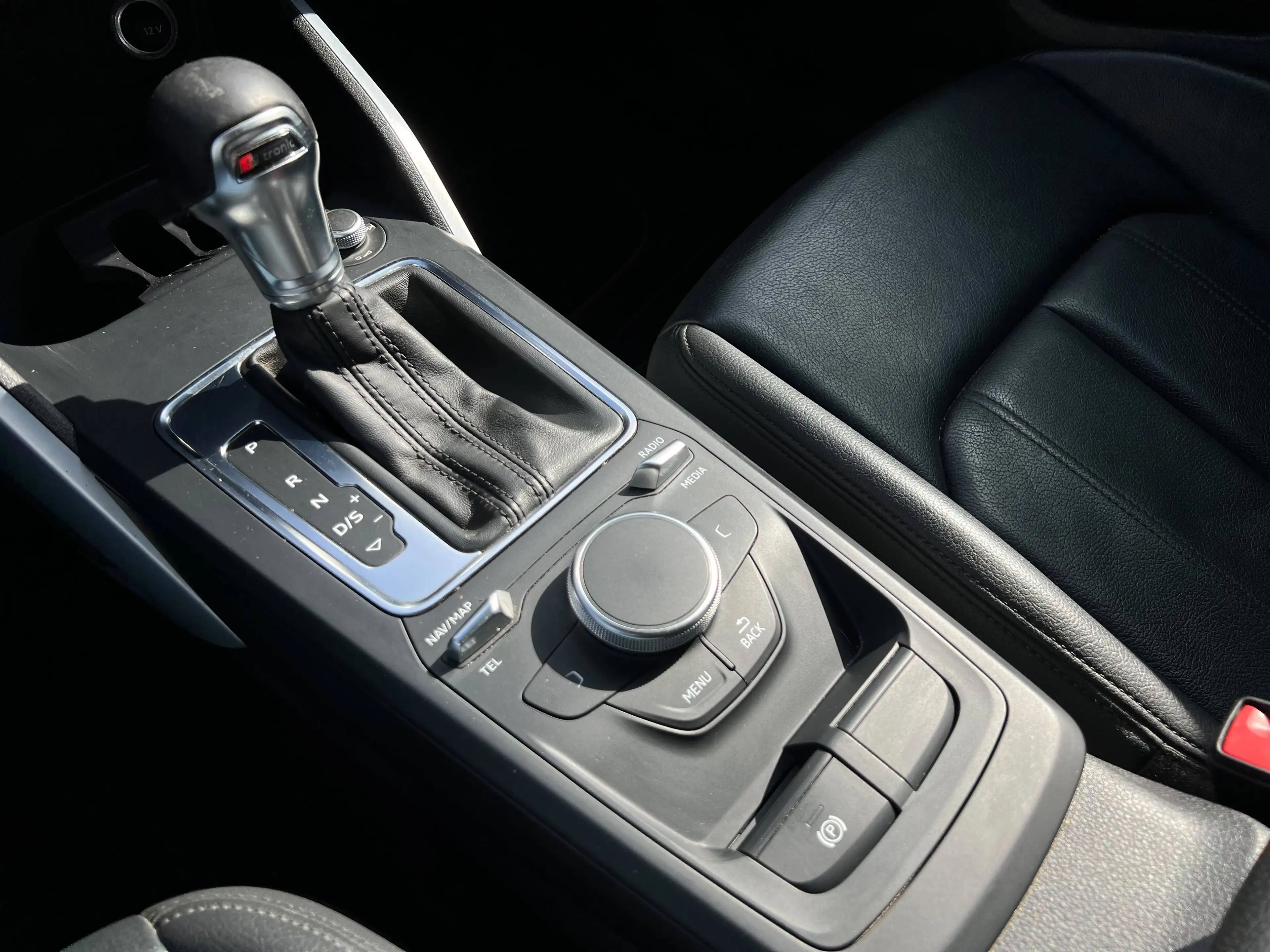 Audi Q2 Q2 30 TDi Sline Stronic GARANTI LED/ECRAN/CUIR — photo 9