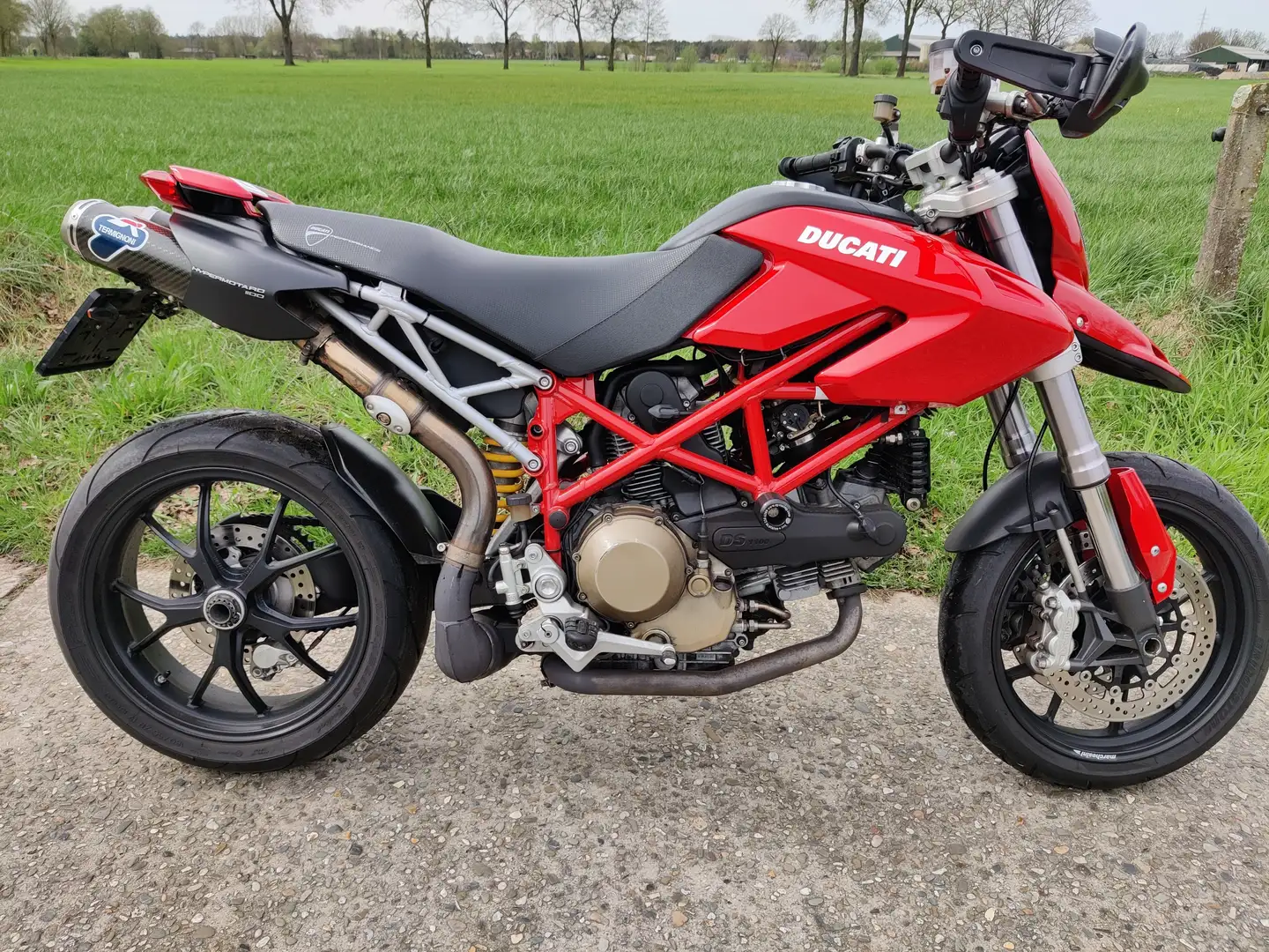 Ducati Hypermotard 1100 Červená - 1