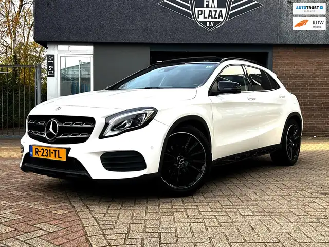 Mercedes-Benz GLA 180 Sport Edition AMG-Line_carplay_Panorama_Camera_Nav