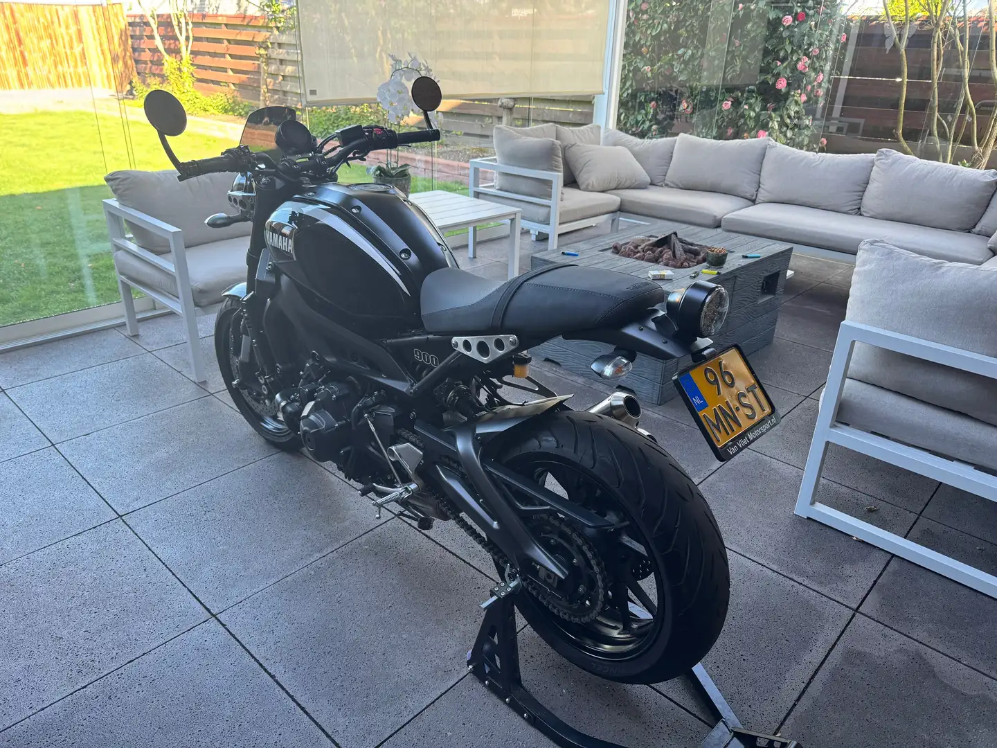 Yamaha XSR 900 Zwart - 2