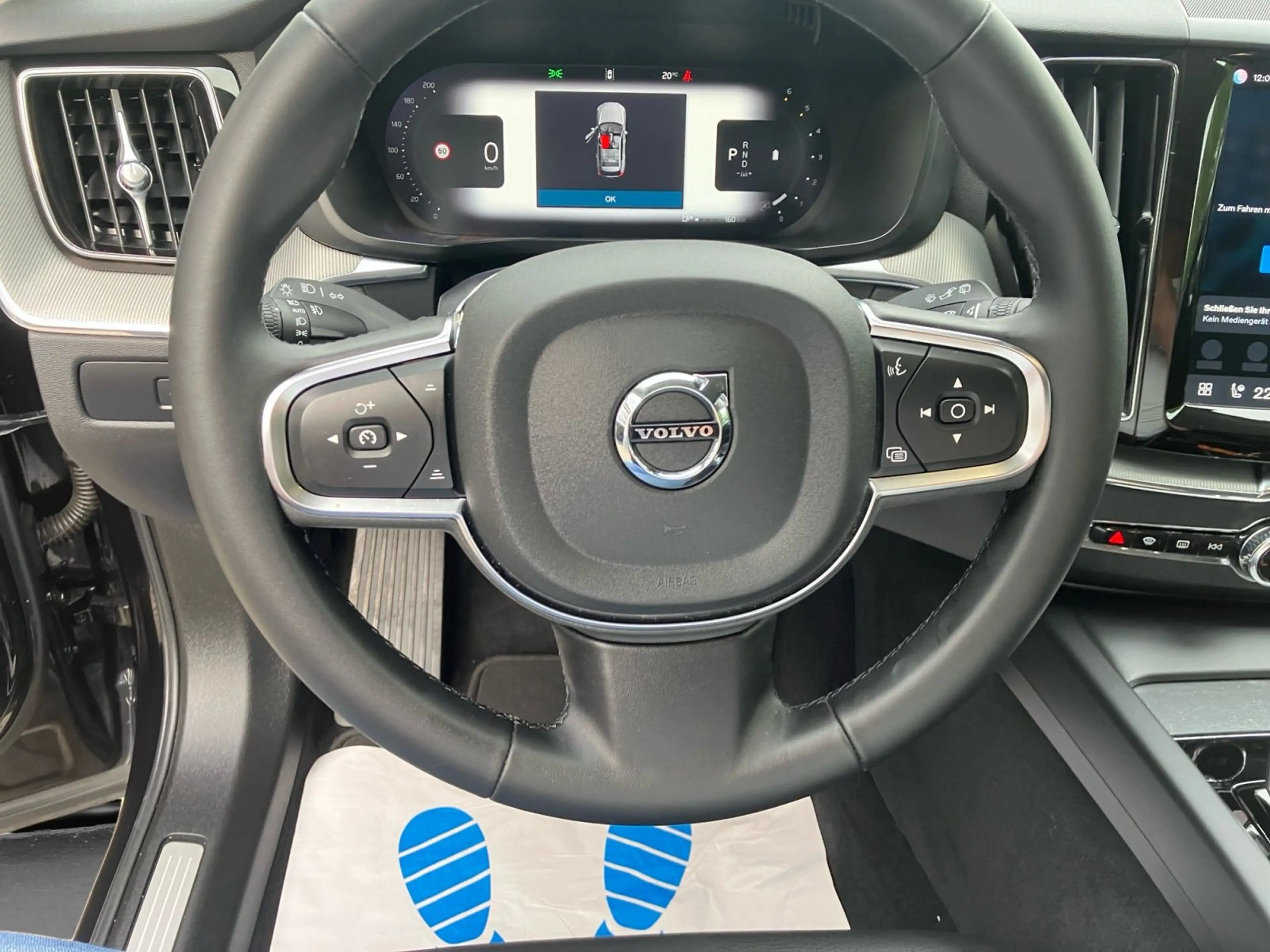 Volvo XC60 XC 60 B4 — photo 14