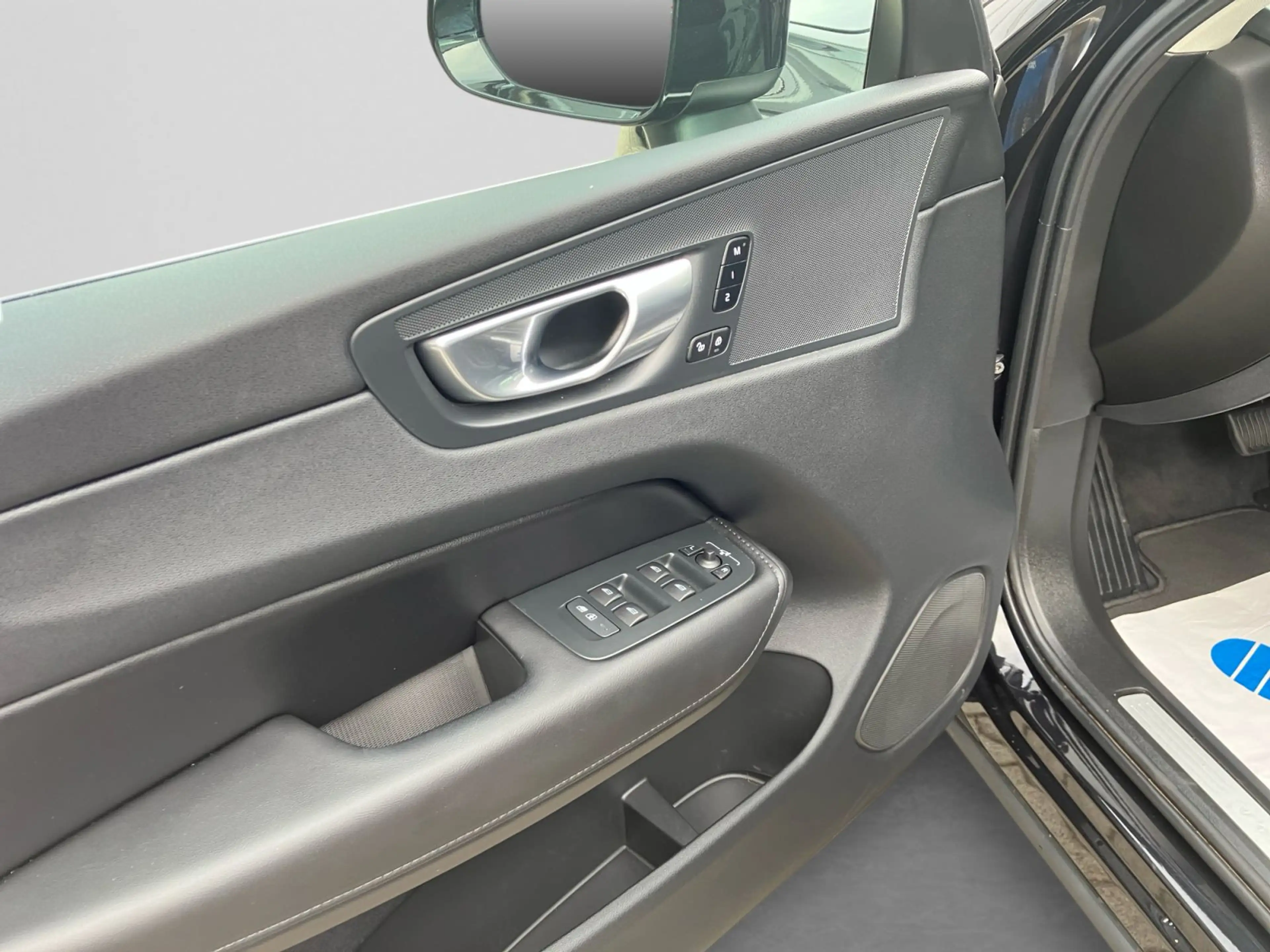 Volvo XC60 XC 60 B4 — photo 11