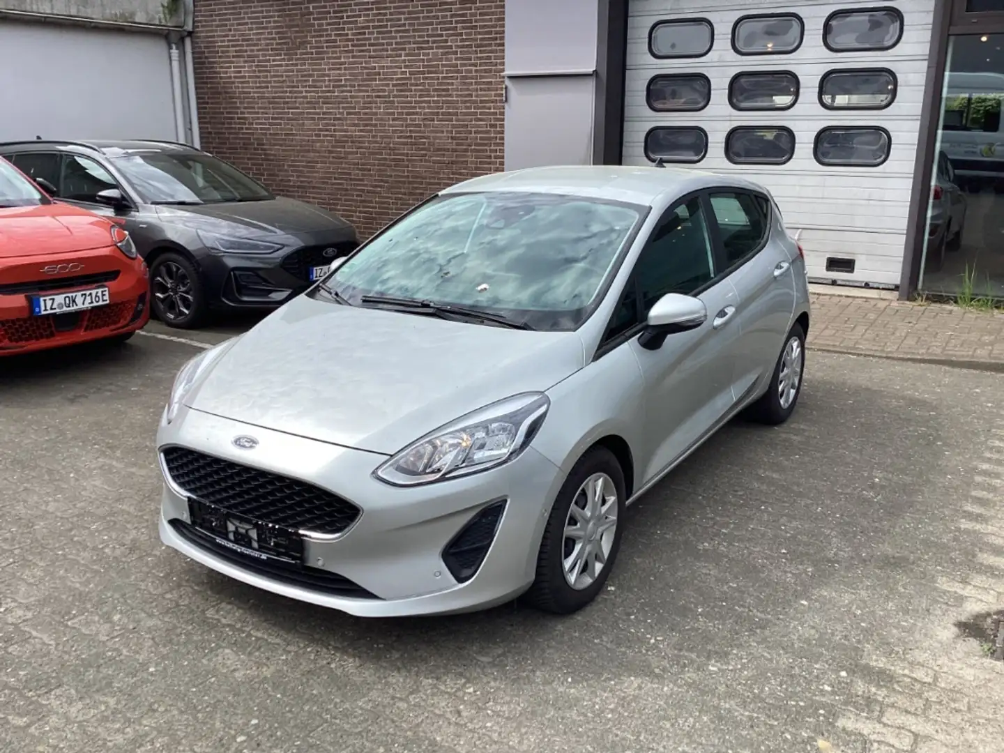Ford Fiesta COOL & CONNECT NAVI / PDC /  GJR / PARK-ASSISTENT Silber - 2