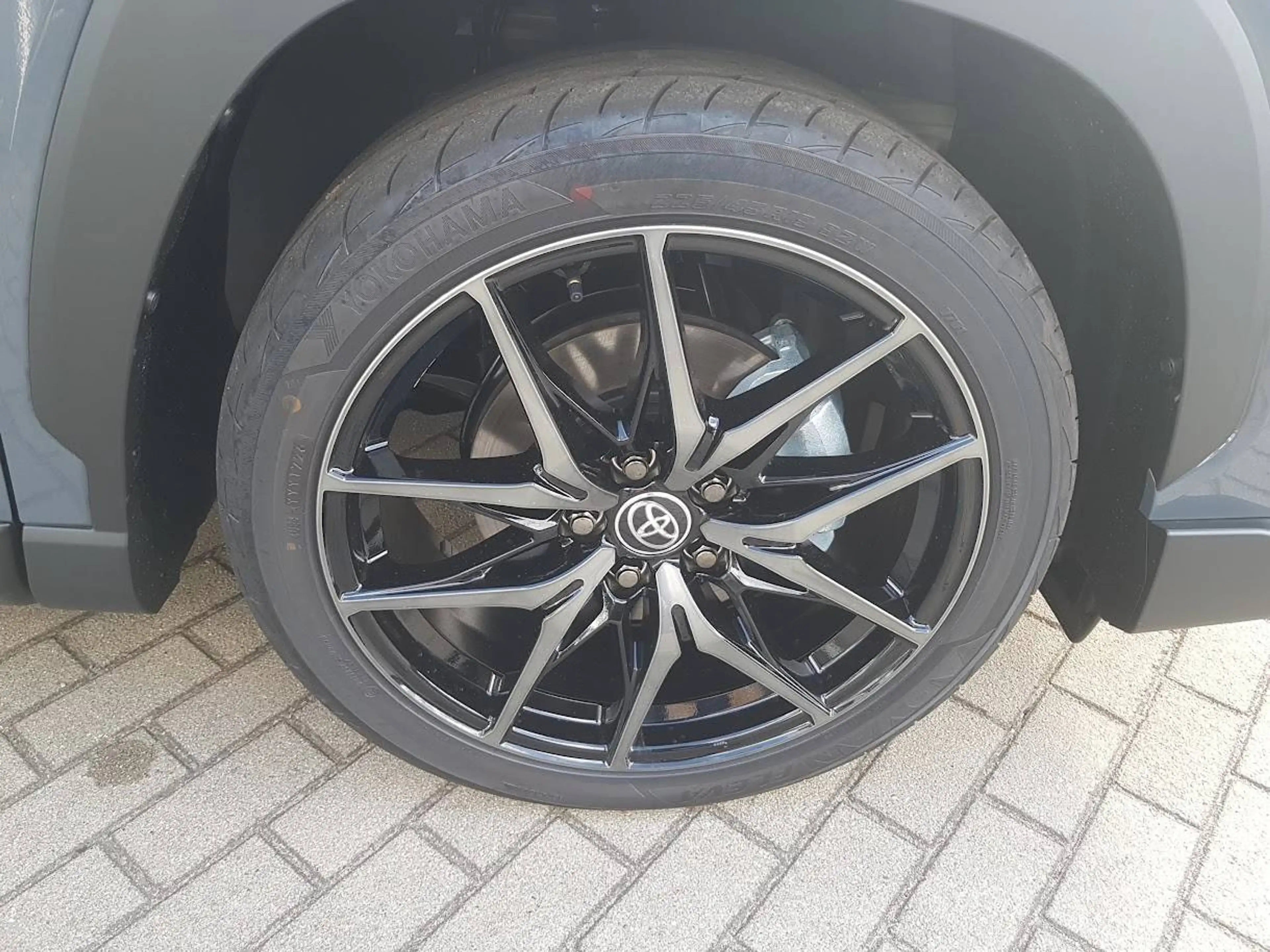 Toyota Corolla Cross 2,0-Hybrid 4x4 GRSport + Premium-Paket — photo 5