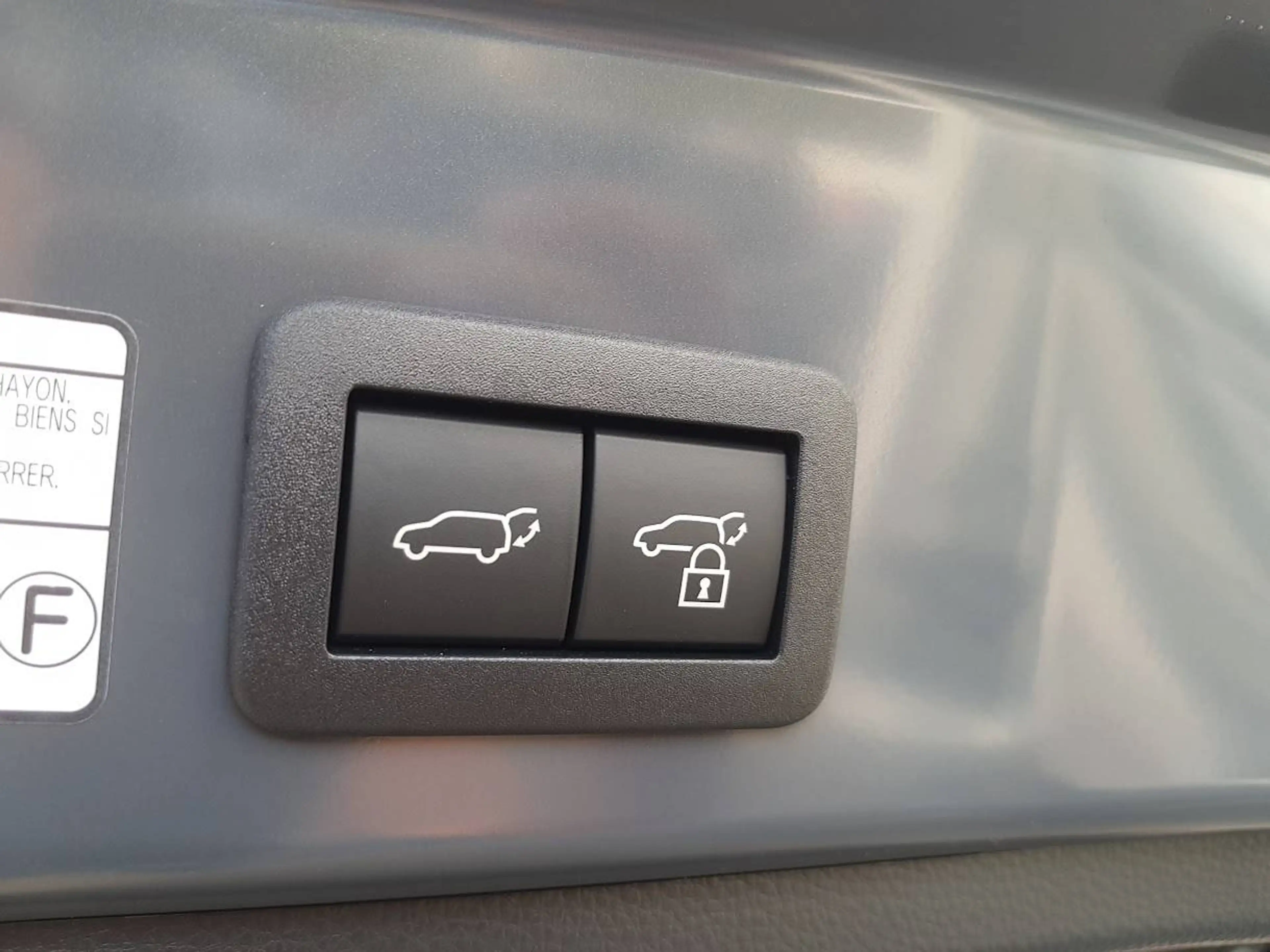 Toyota Corolla Cross 2,0-Hybrid 4x4 GRSport + Premium-Paket — photo 9