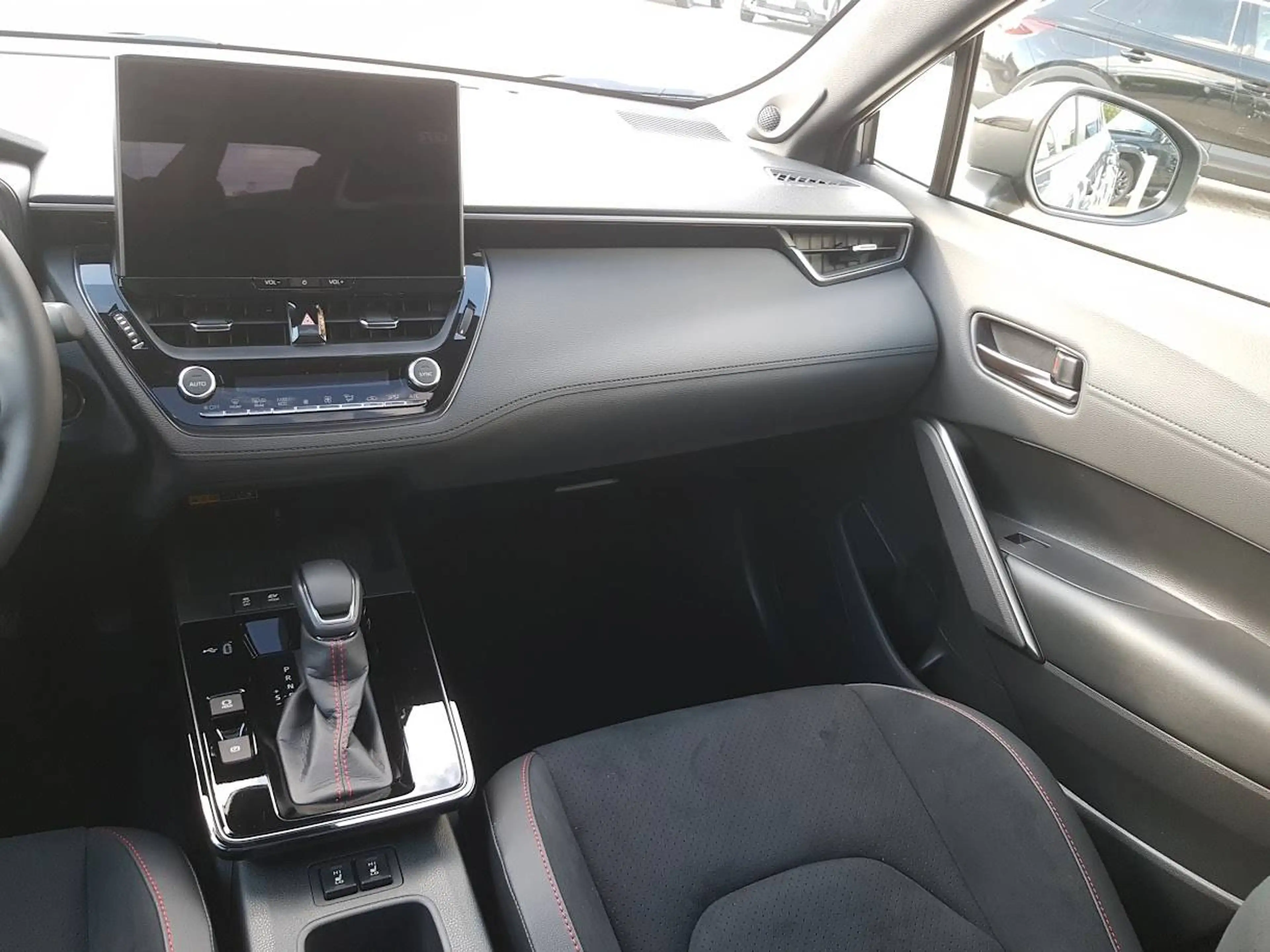 Toyota Corolla Cross 2,0-Hybrid 4x4 GRSport + Premium-Paket — photo 13