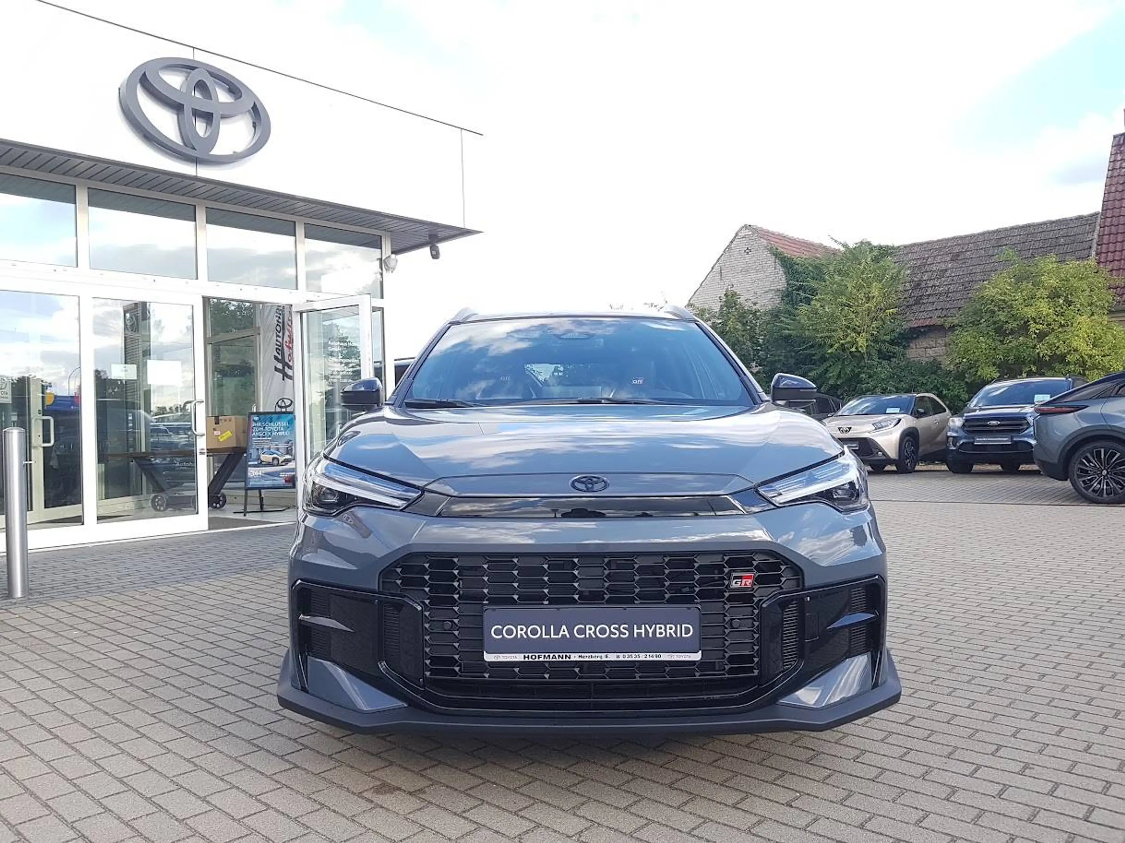 Toyota Corolla Cross 2,0-Hybrid 4x4 GRSport + Premium-Paket — photo 3
