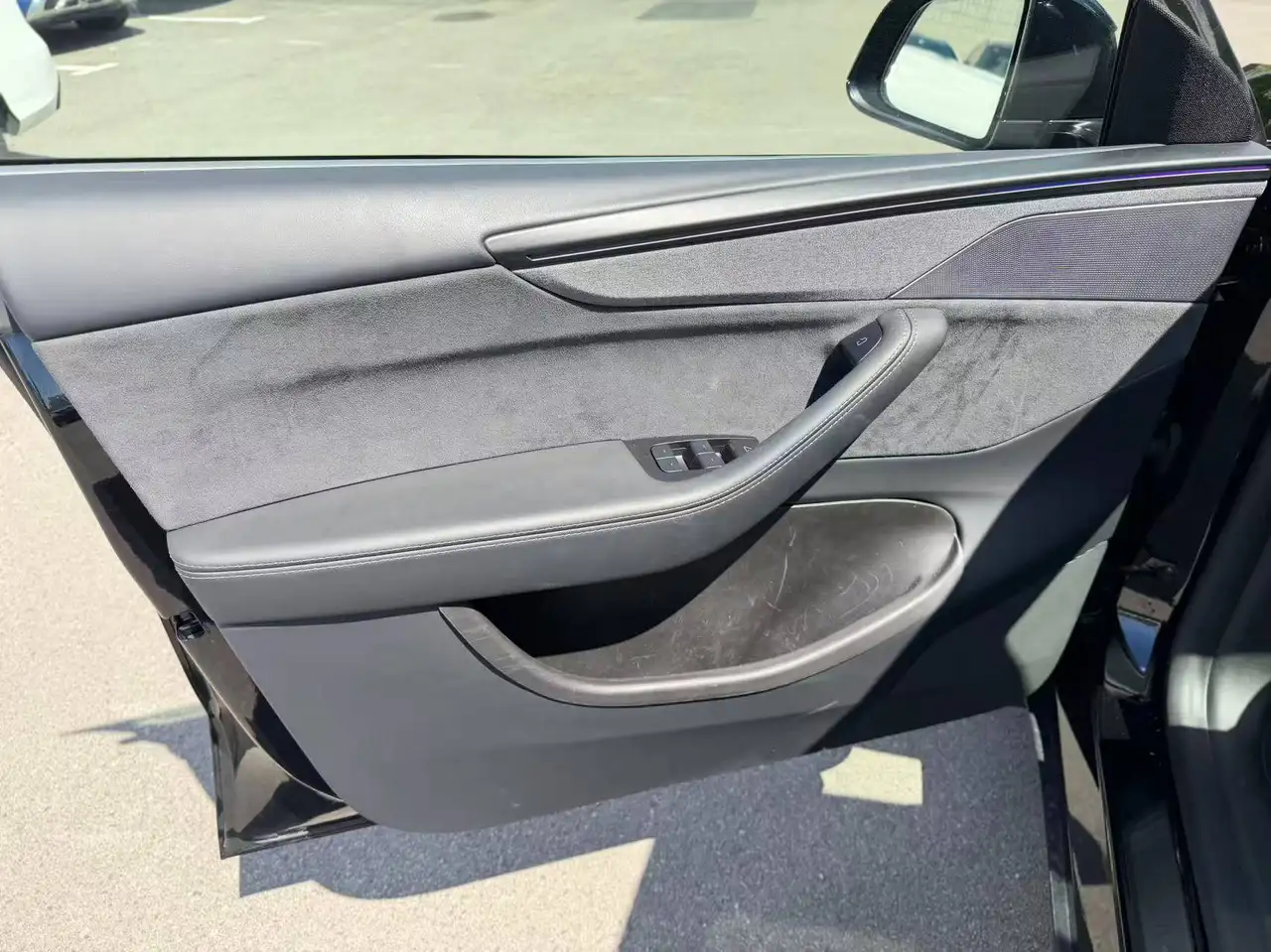 Tesla Model Y снимка Tesla Model Y
