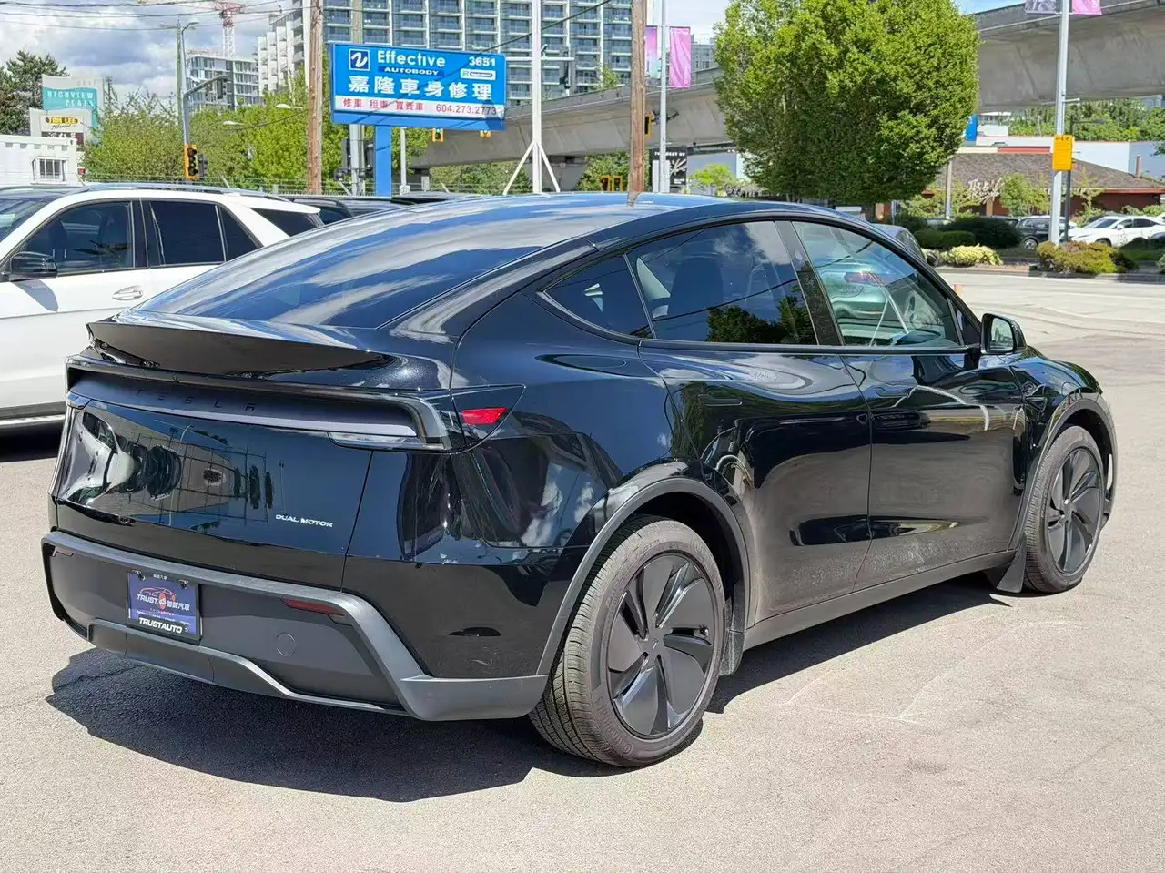 Tesla Model Y снимка Tesla Model Y
