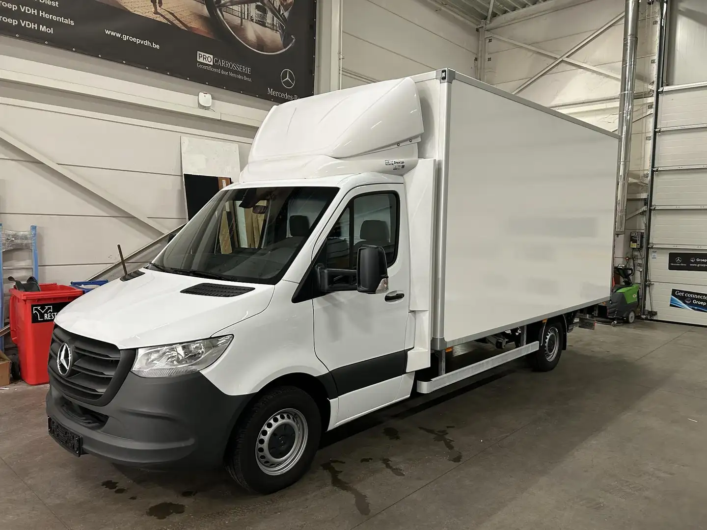 Mercedes-Benz Sprinter Vans 317 CDI Chassis L3 RWD 9G-TRONIC 3.5T - 1