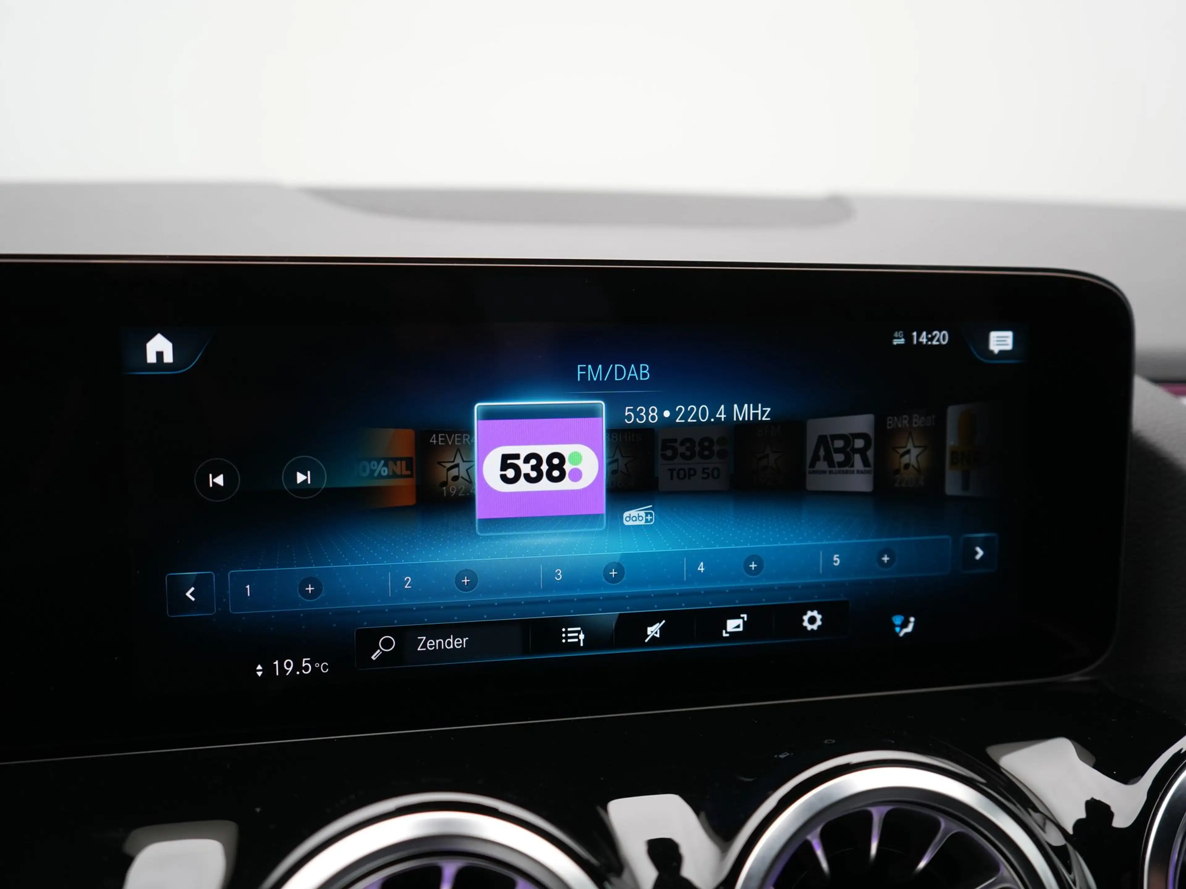 Mercedes-Benz EQA 250 Luxury Line 67 kWh 190pk Dealer O.H | Adaptive Cru — photo 40
