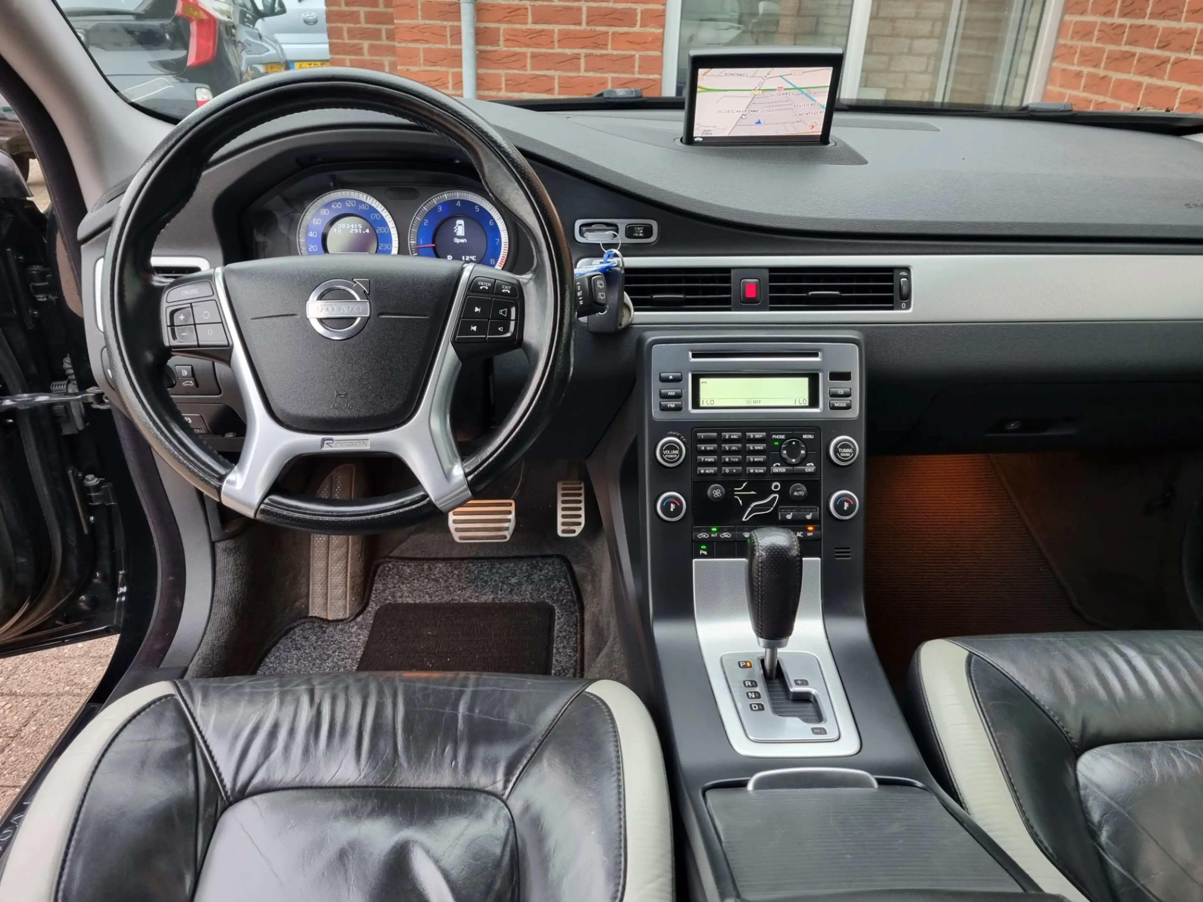 Volvo V70 2.0T R-Edition 203pk Automaat! Bj:2010 NAP! — photo 6