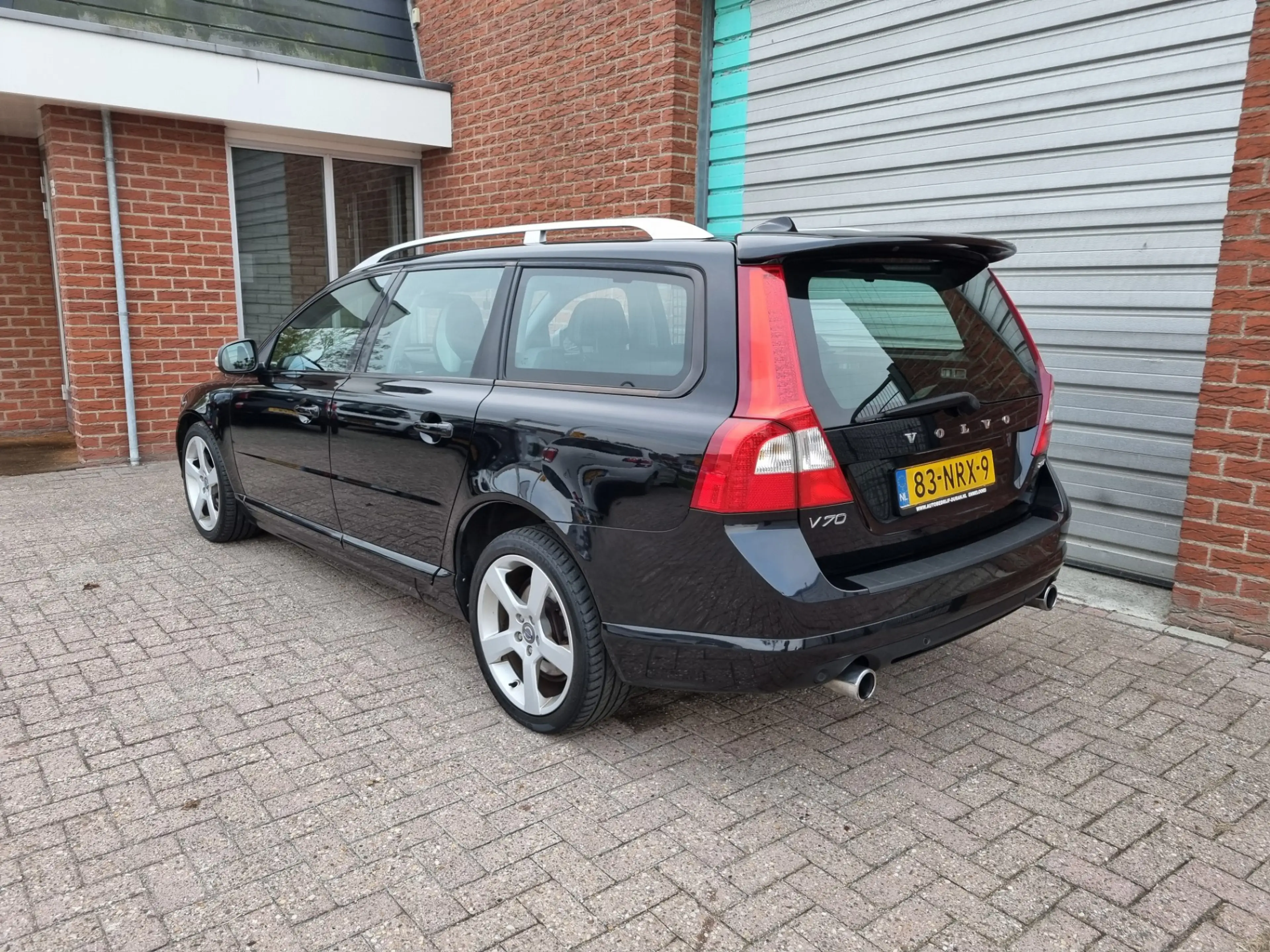 Volvo V70 2.0T R-Edition 203pk Automaat! Bj:2010 NAP! — photo 3
