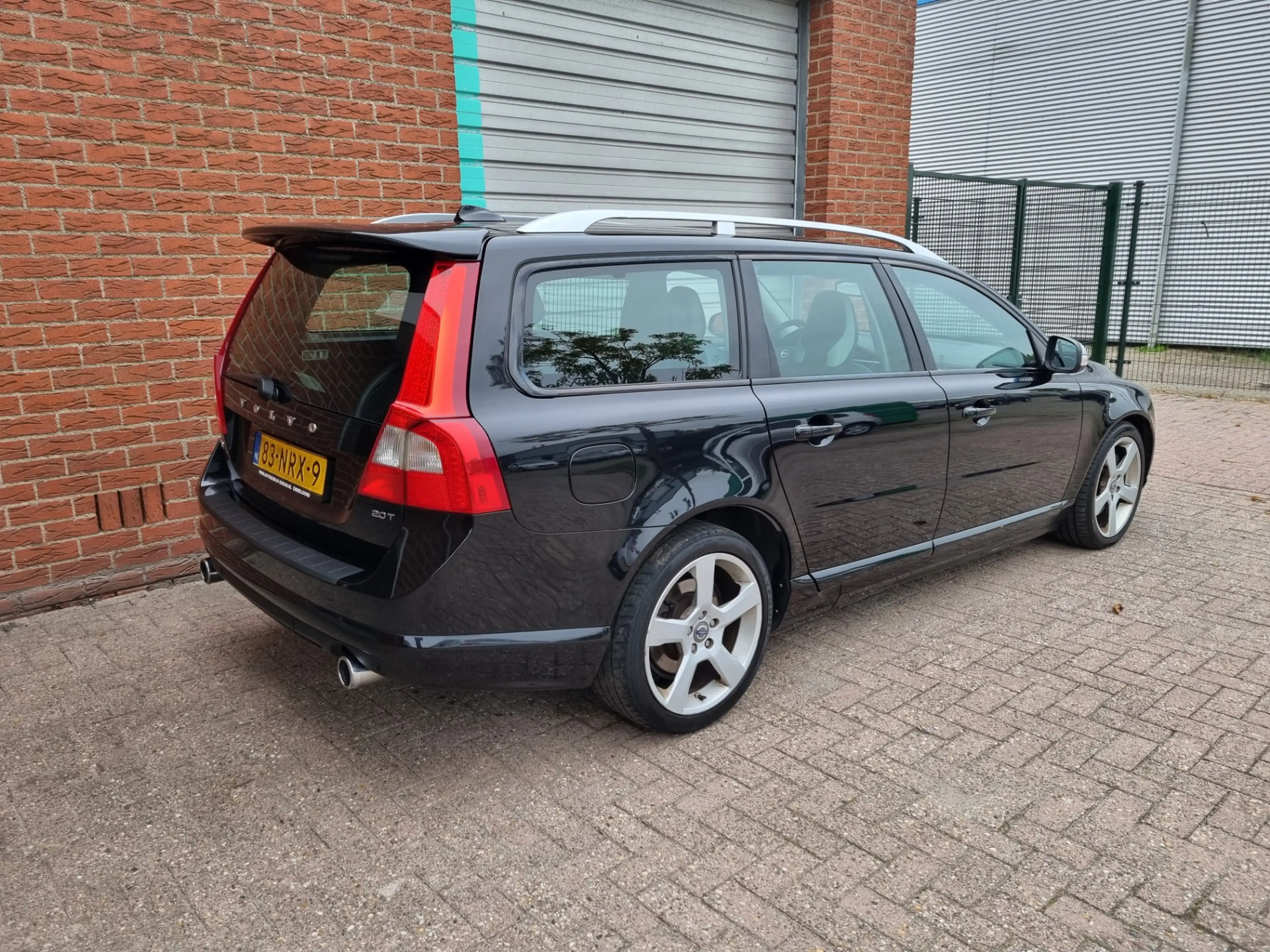 Volvo V70 2.0T R-Edition 203pk Automaat! Bj:2010 NAP! — photo 4