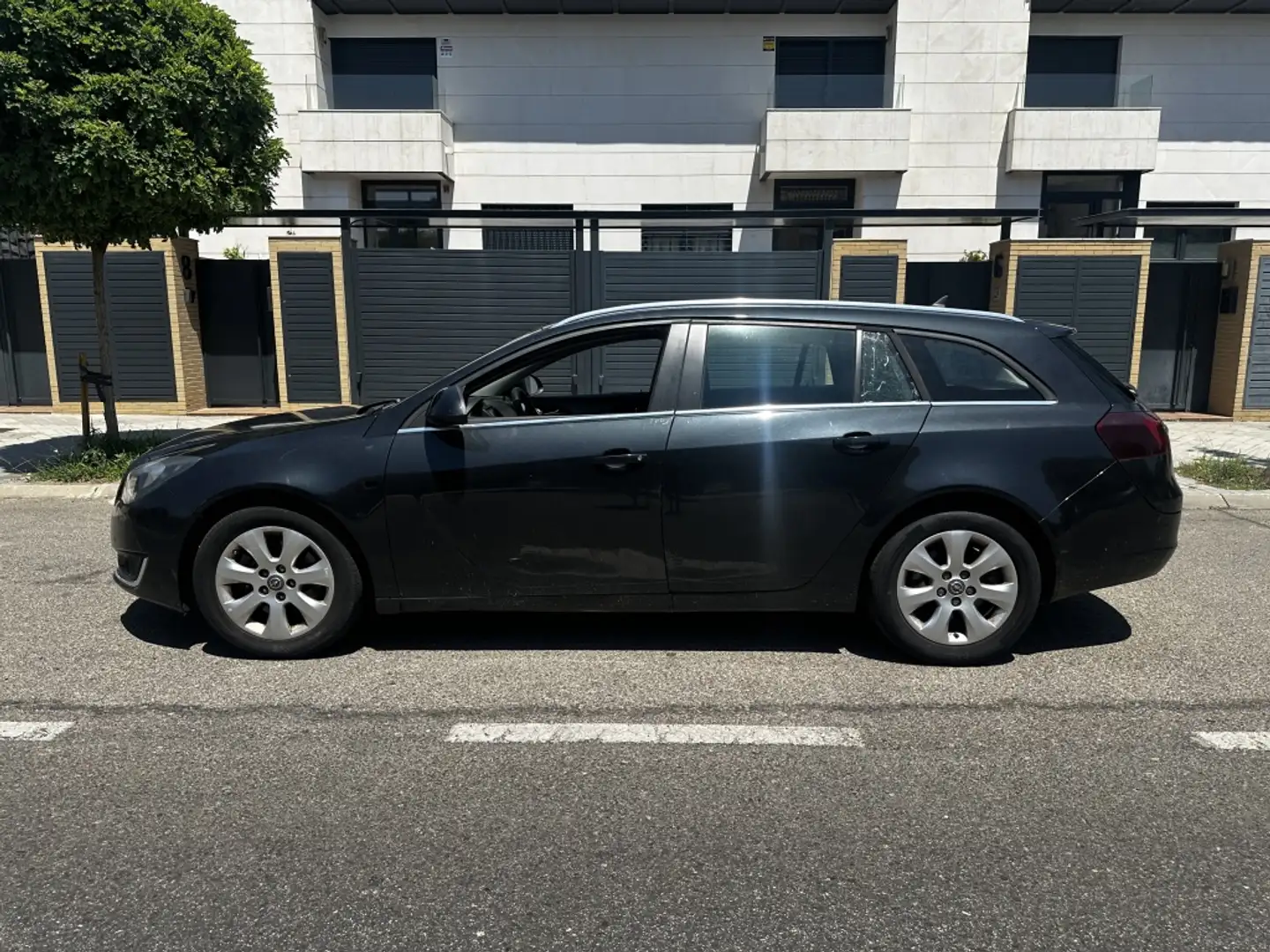 Opel Insignia 2.0CDTI ecoF. S&S Selective 140 Negro - 2
