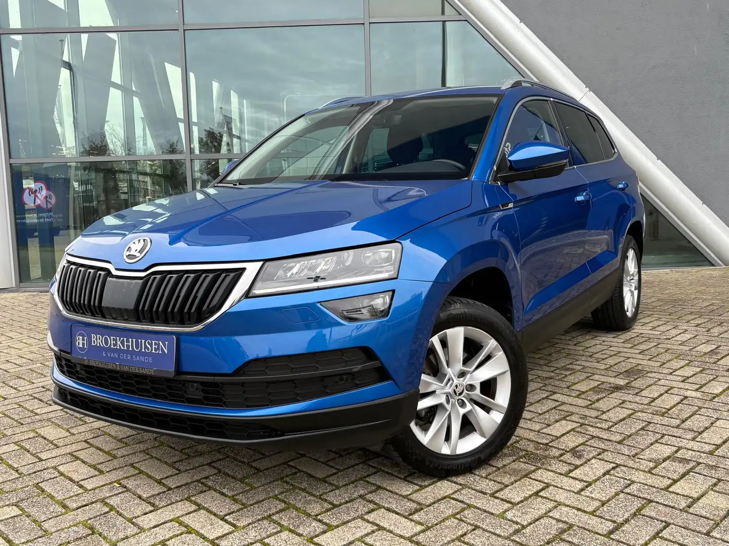 Skoda Karoq 1.5 TSI ACT Sportline Business 150pk Navigatie / S Bleu - 1