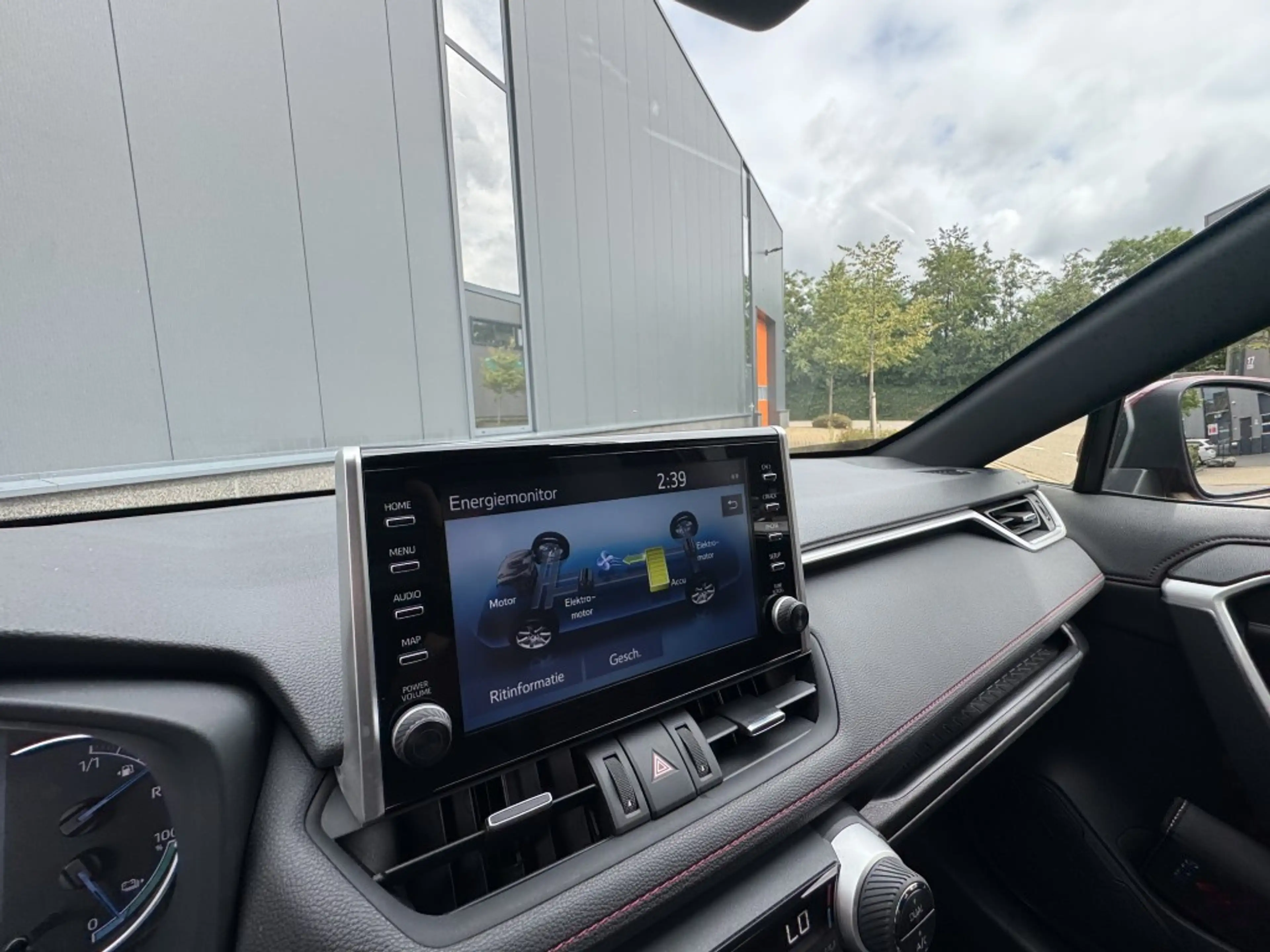 Suzuki Across 2.5 Plug-in Hybrid Style — photo 9