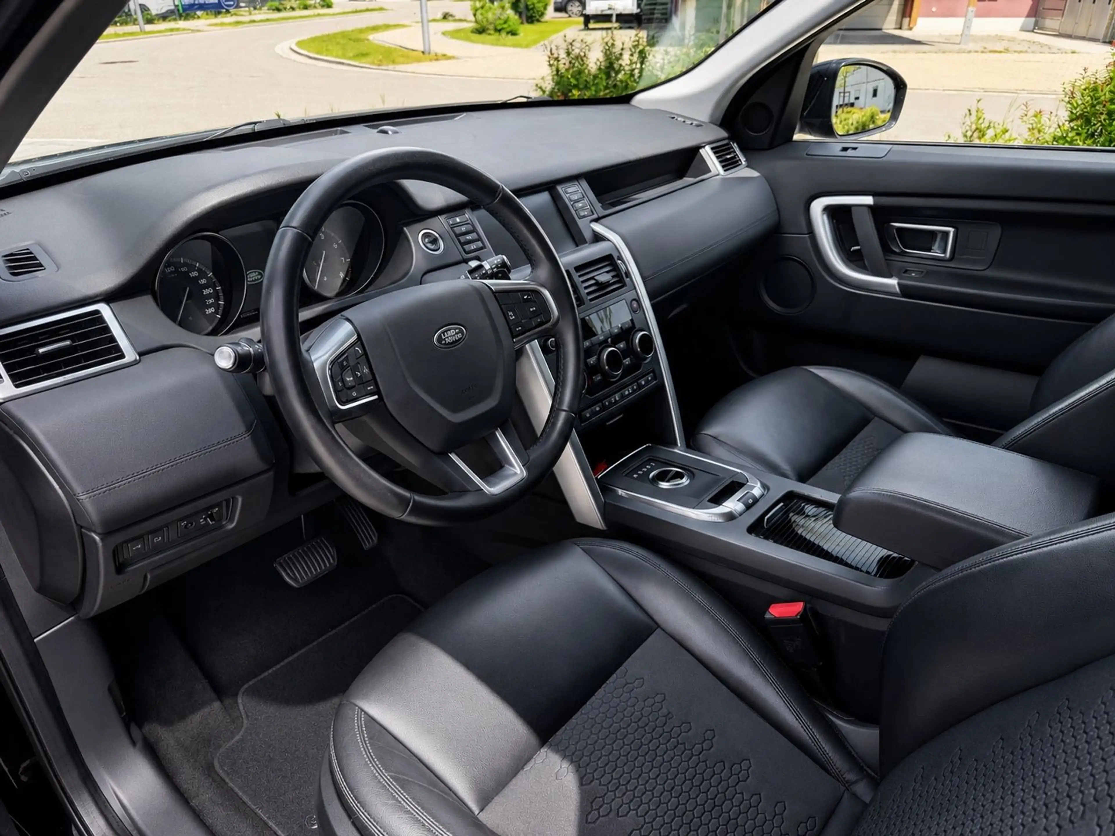 Land Rover Discovery Sport SE AWD NAV PANO ALU — photo 5