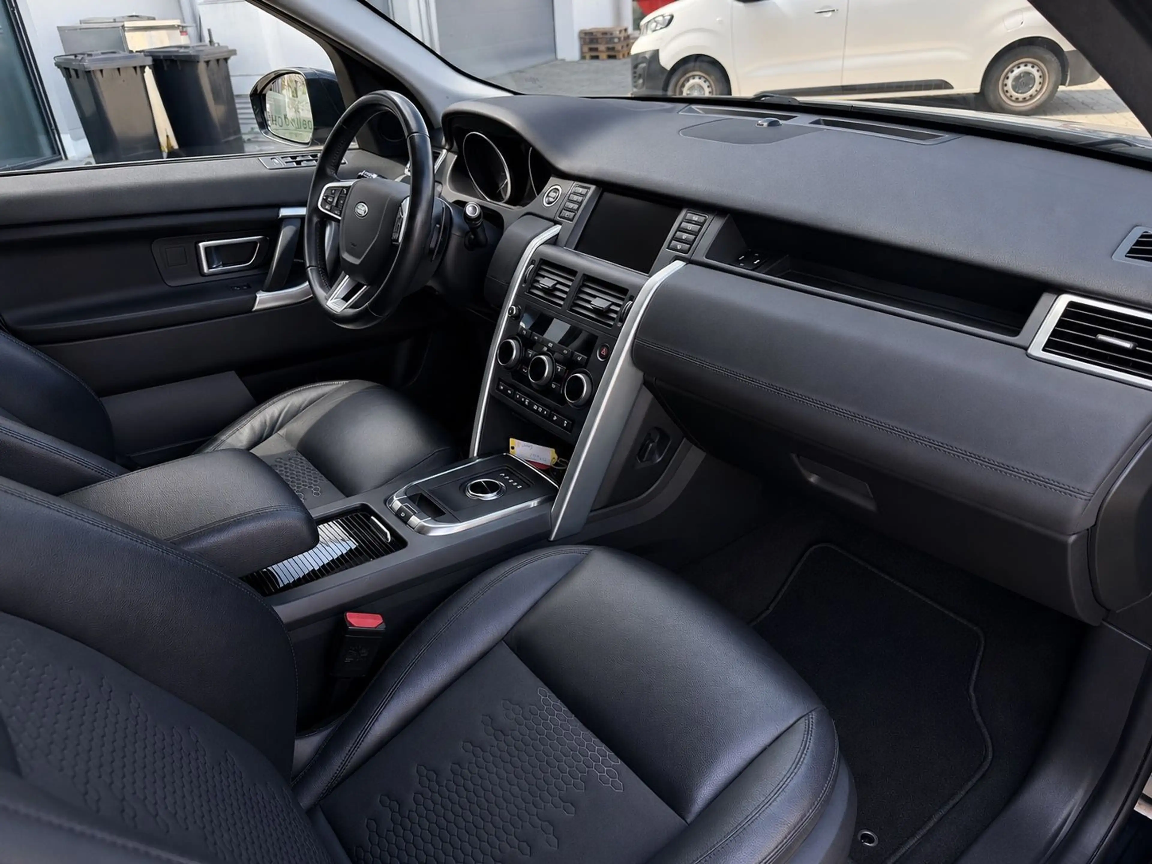 Land Rover Discovery Sport SE AWD NAV PANO ALU — photo 8