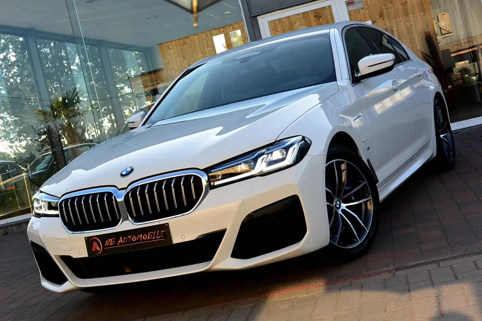 BMW 530 530e HYBRIDE PACK M*LASER*CAMERA 360°*GARANTIE* Blanc - 1