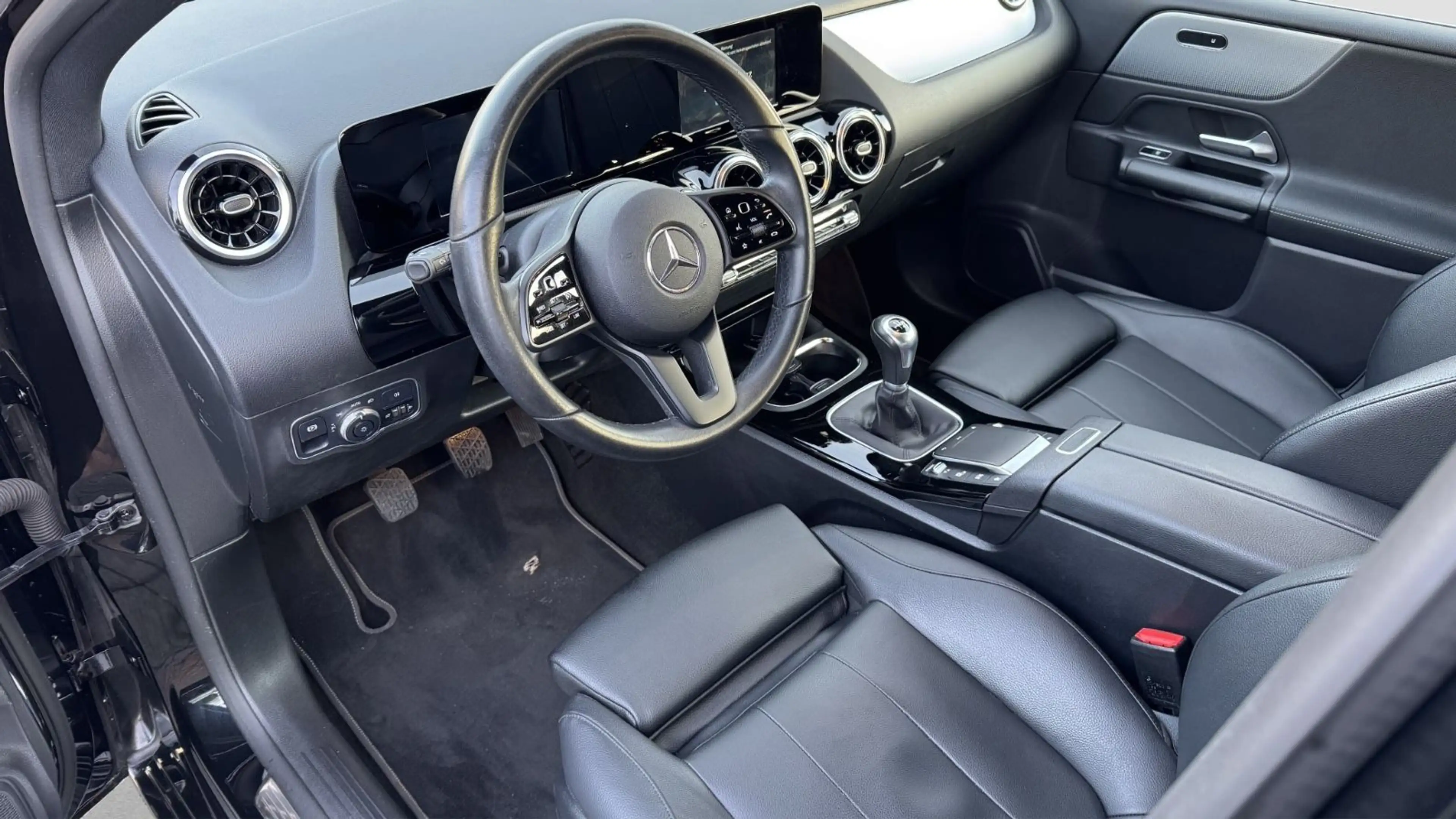 Mercedes-Benz B 200 d Style  Leder/Navi/1.Hand — photo 13