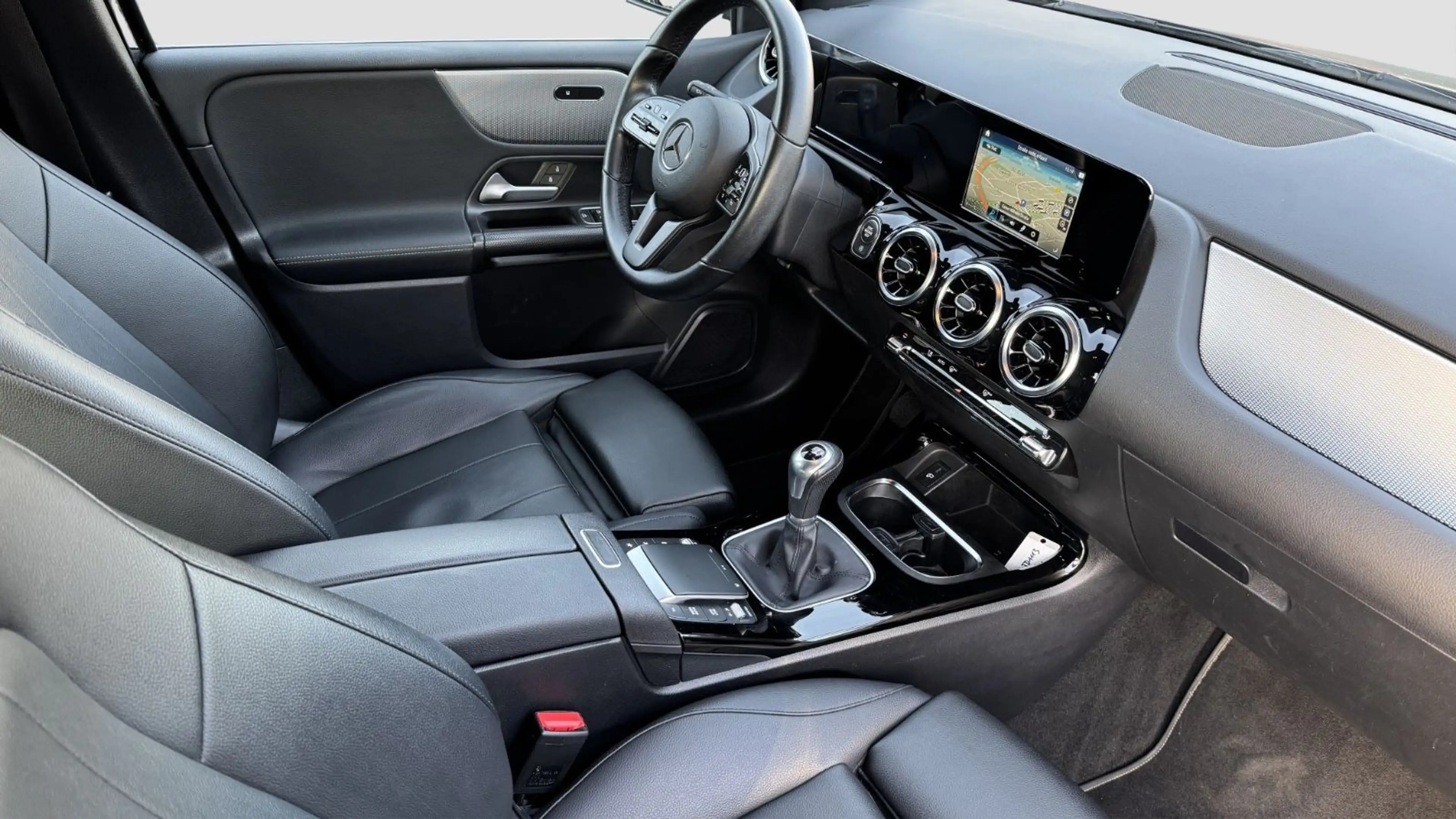 Mercedes-Benz B 200 d Style  Leder/Navi/1.Hand — photo 10