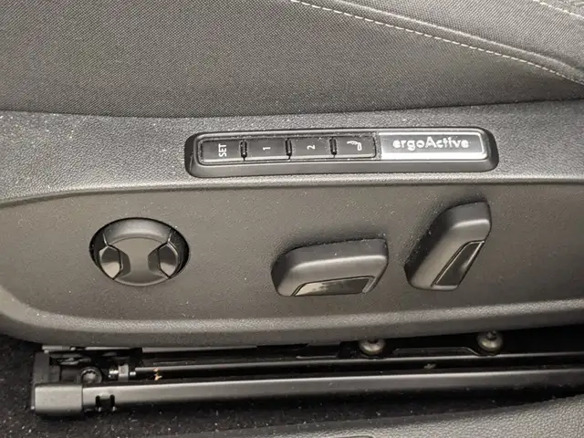 Volkswagen Golf view 10