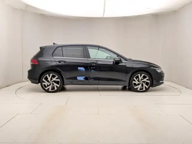 Volkswagen Golf view 3